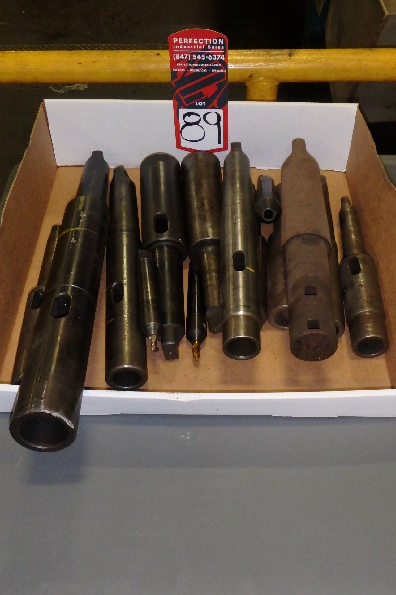 Lot Comprising Large Tapered Tool Holders