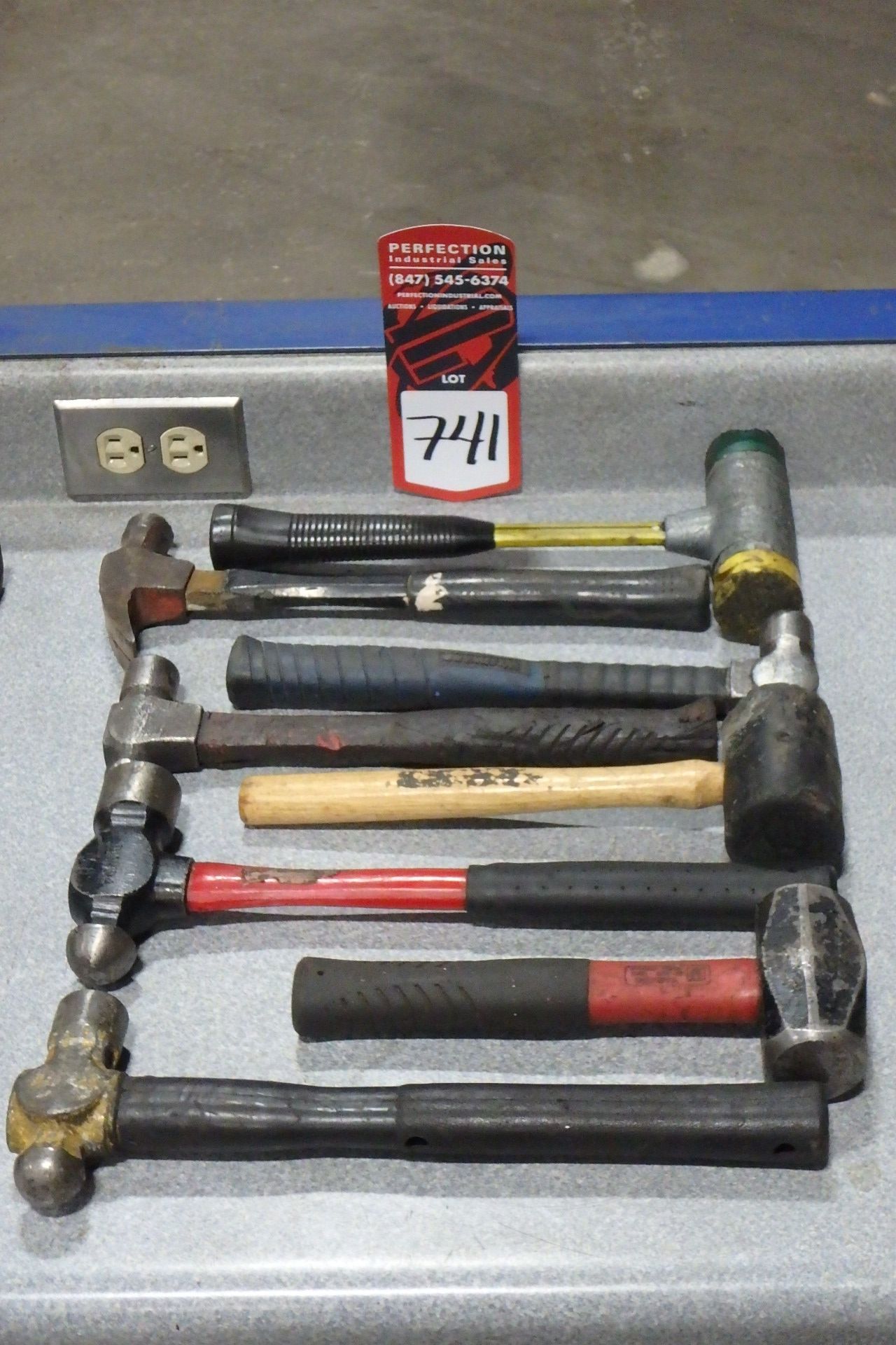 Lot Comprising (4) Assorted Ball Peen Hammers, Claw Hammer, Rubber Mallet, (2) Dead Blow Hammers
