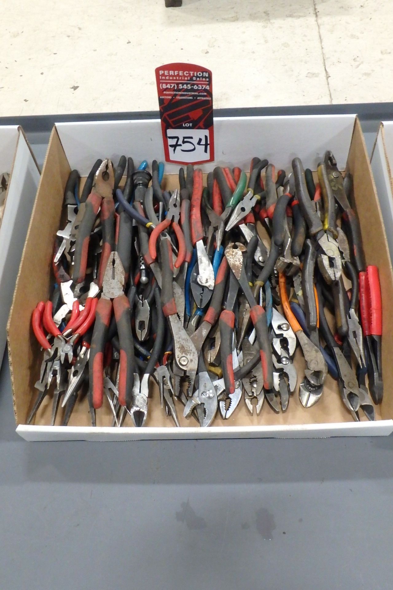 Lot Comprising Assorted Snips & Pliers