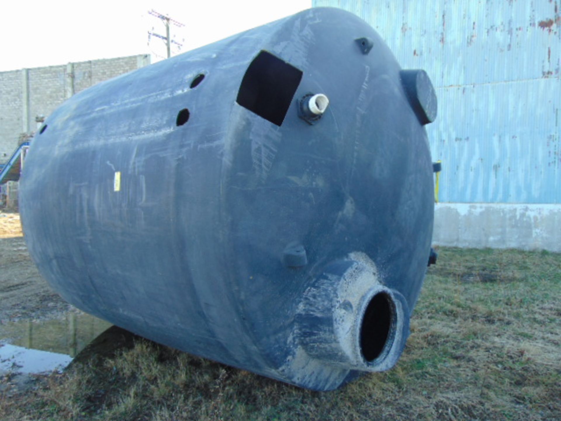 ROUND POLYURETHANE TANK, 10,000 gal. cap. - Image 2 of 2