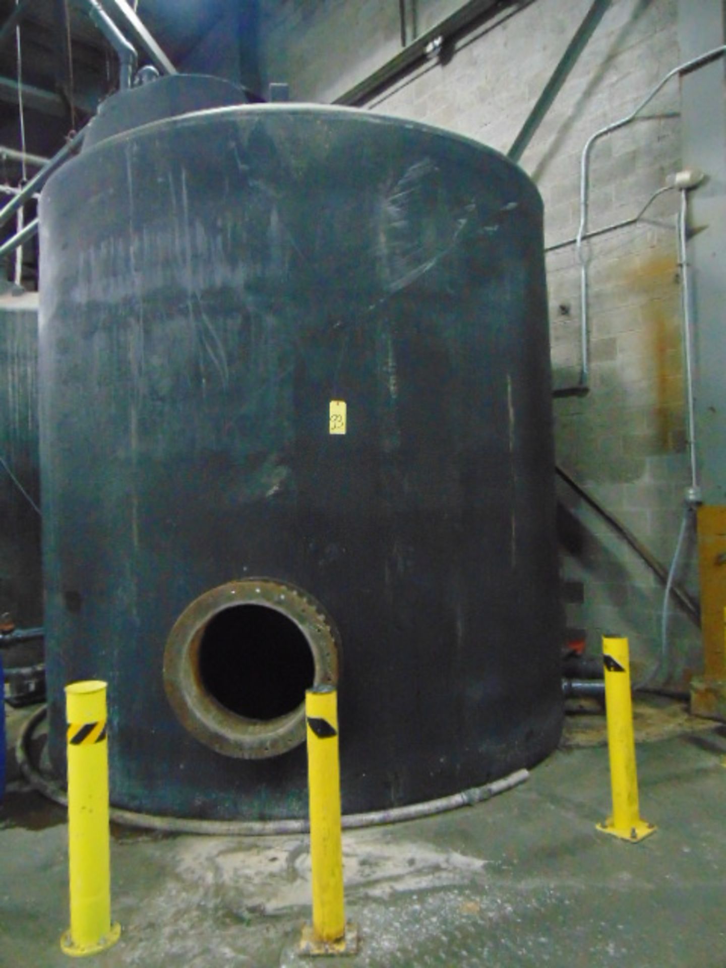 ROUND POLYURETHANE TANK, 10,000 gal. cap.