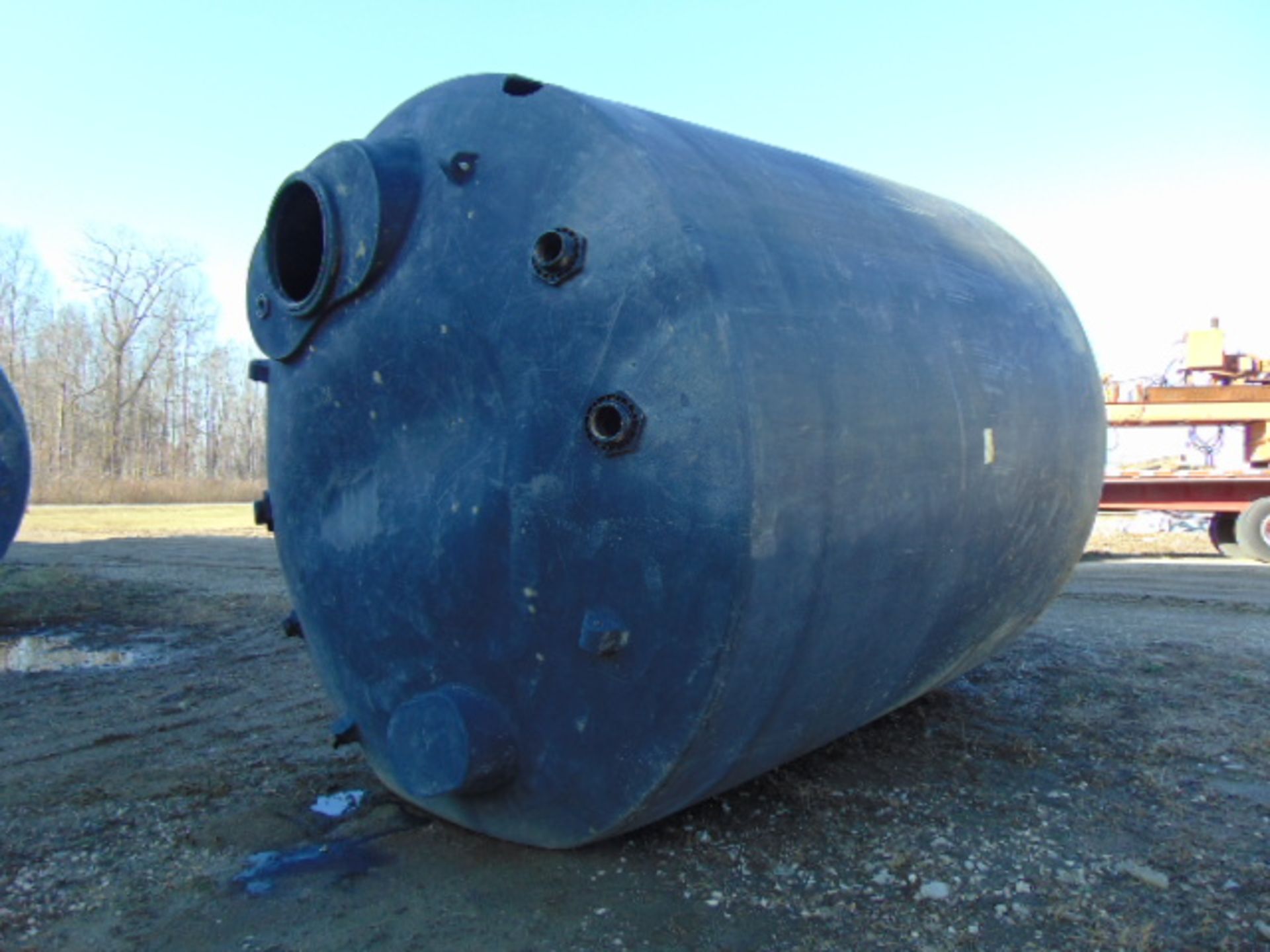 ROUND POLYURETHANE TANK, 10,000 gal. cap.