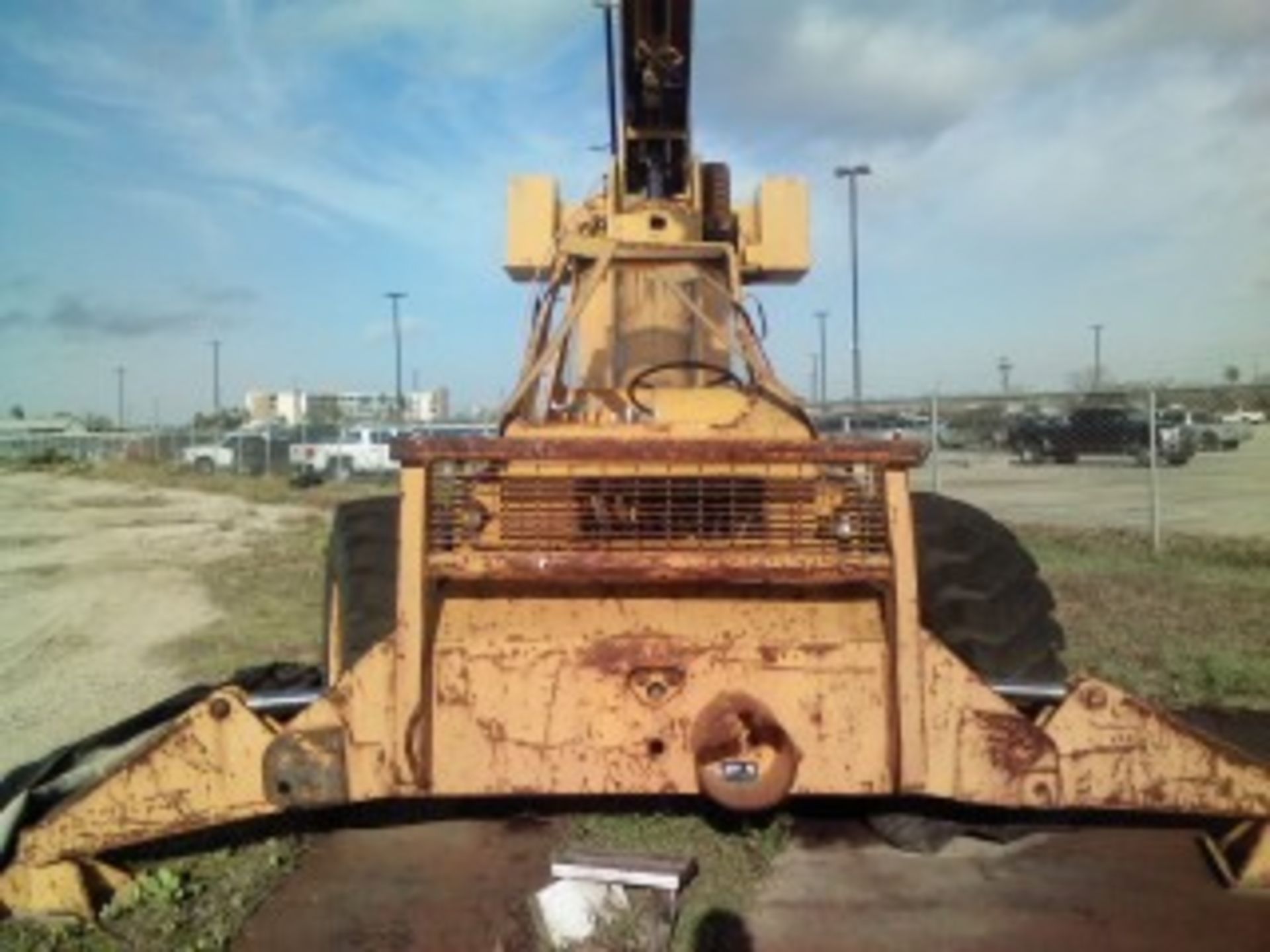 TELESCOPING HYDRAULIC CRANE, GALION, Detroit Diesel engine, hyd. outriggers, 15 T. est. cap. (out of - Image 4 of 8