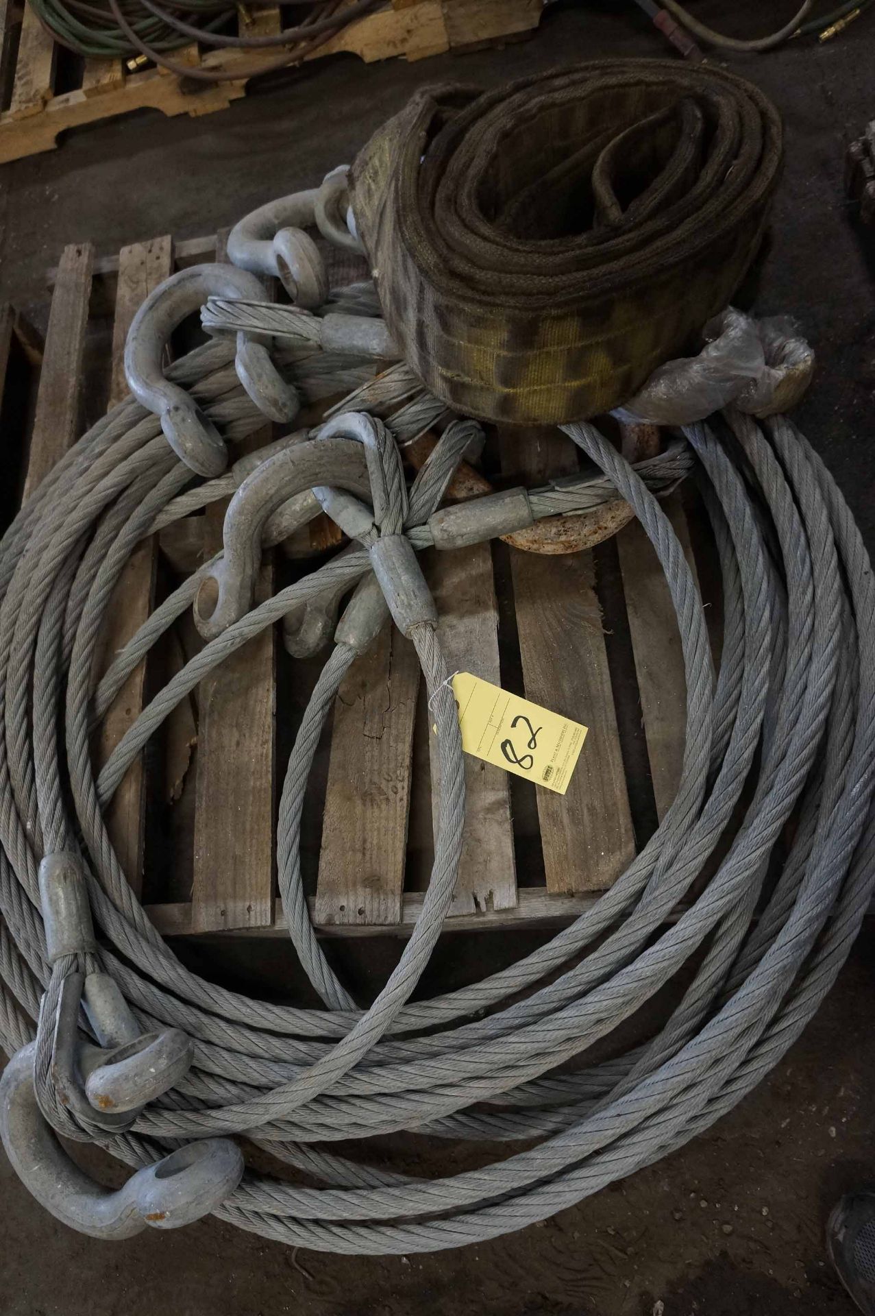LOT CONSISTING OF: wire sling rope & straps