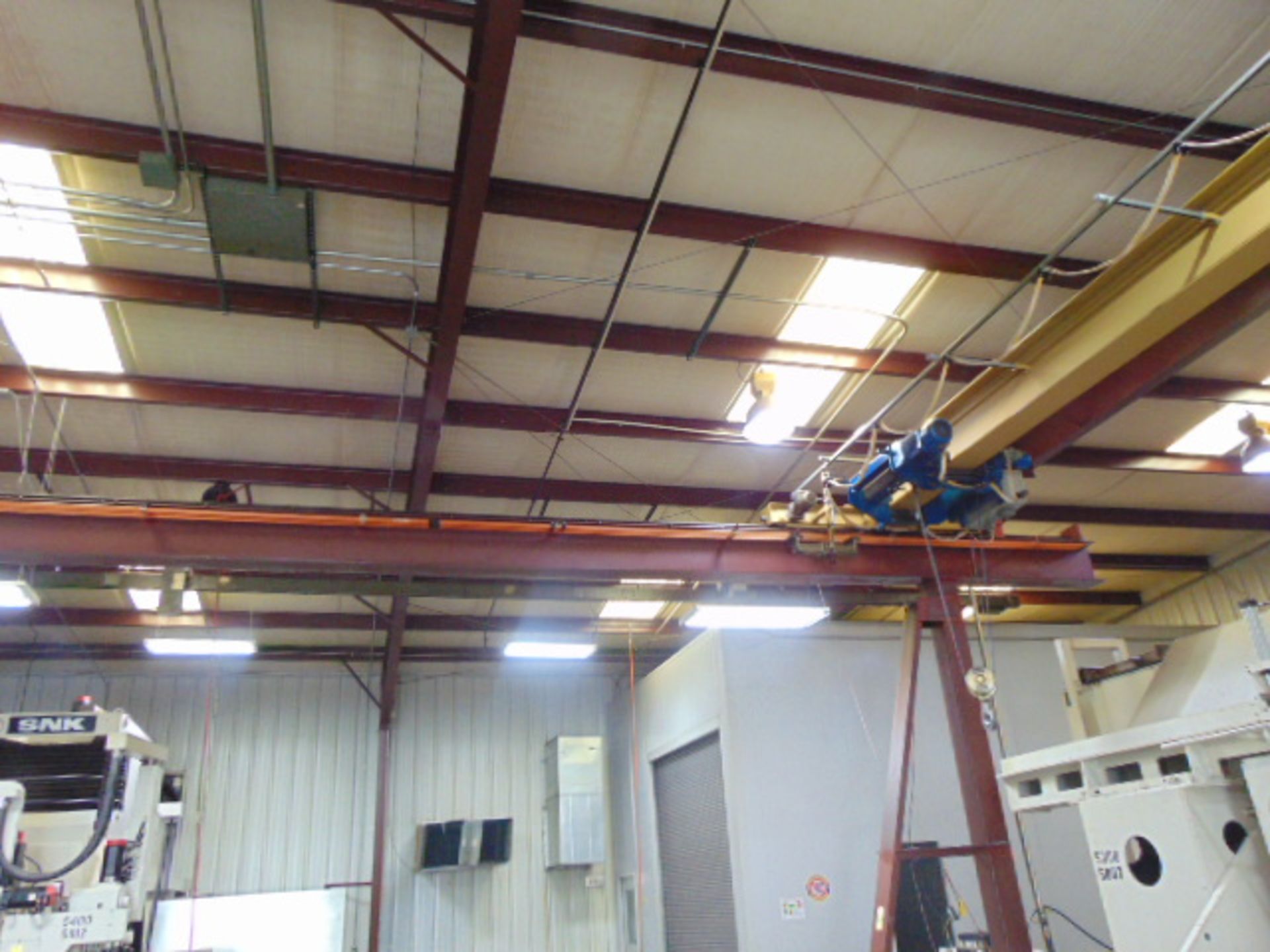 FREE STANDING BRIDGE CRANE SYSTEM, OMI CRANE SYSTEMS 3 T. X APPROX. 46’ SPAN, approx. 33’ runway - Image 5 of 5