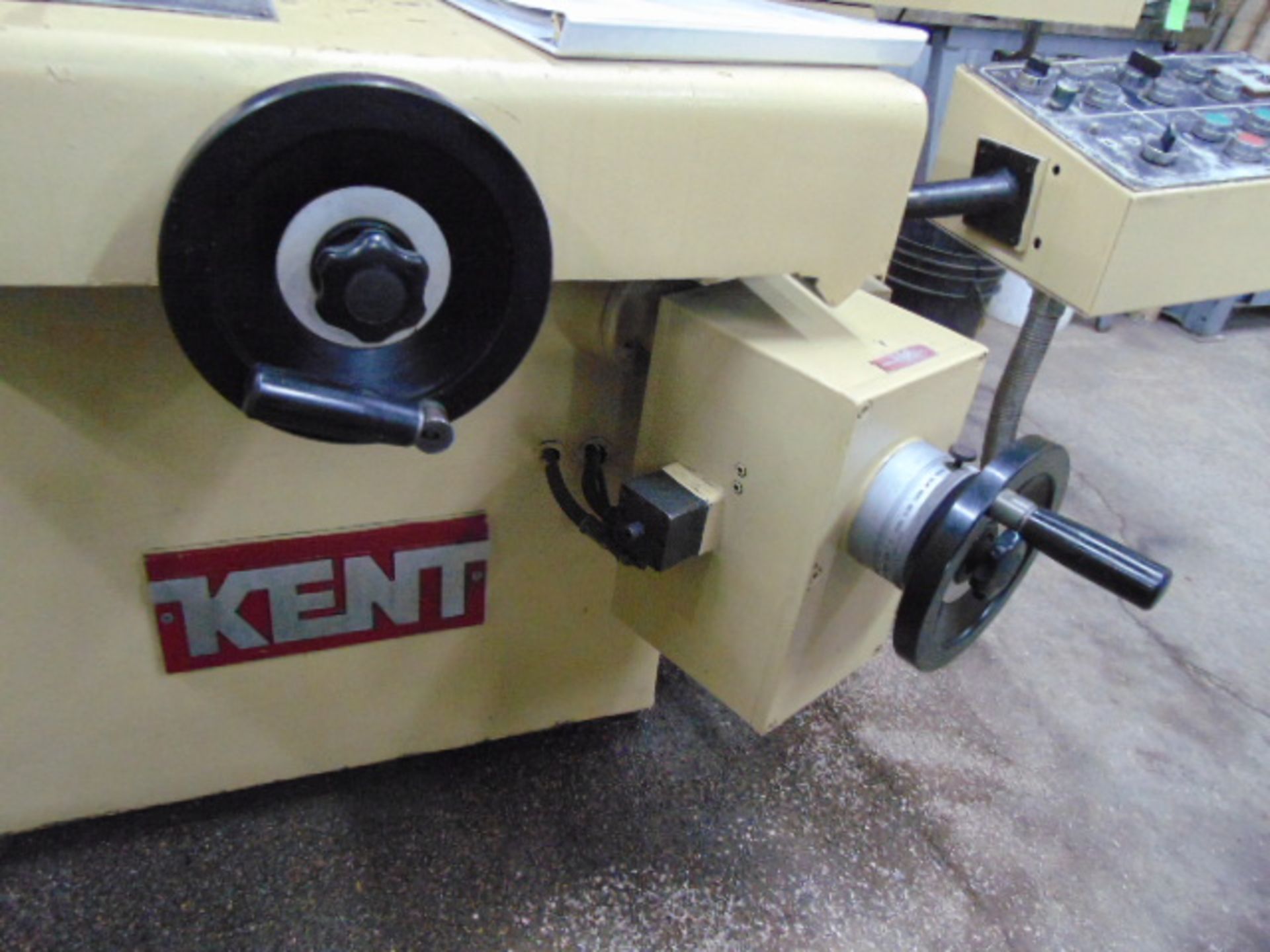 HYDRAULIC SURFACE GRINDER, KENT 12” X 24” MDL. KGS-306AHD, incremental downfeed, 12” x 2” max. wheel - Image 4 of 5