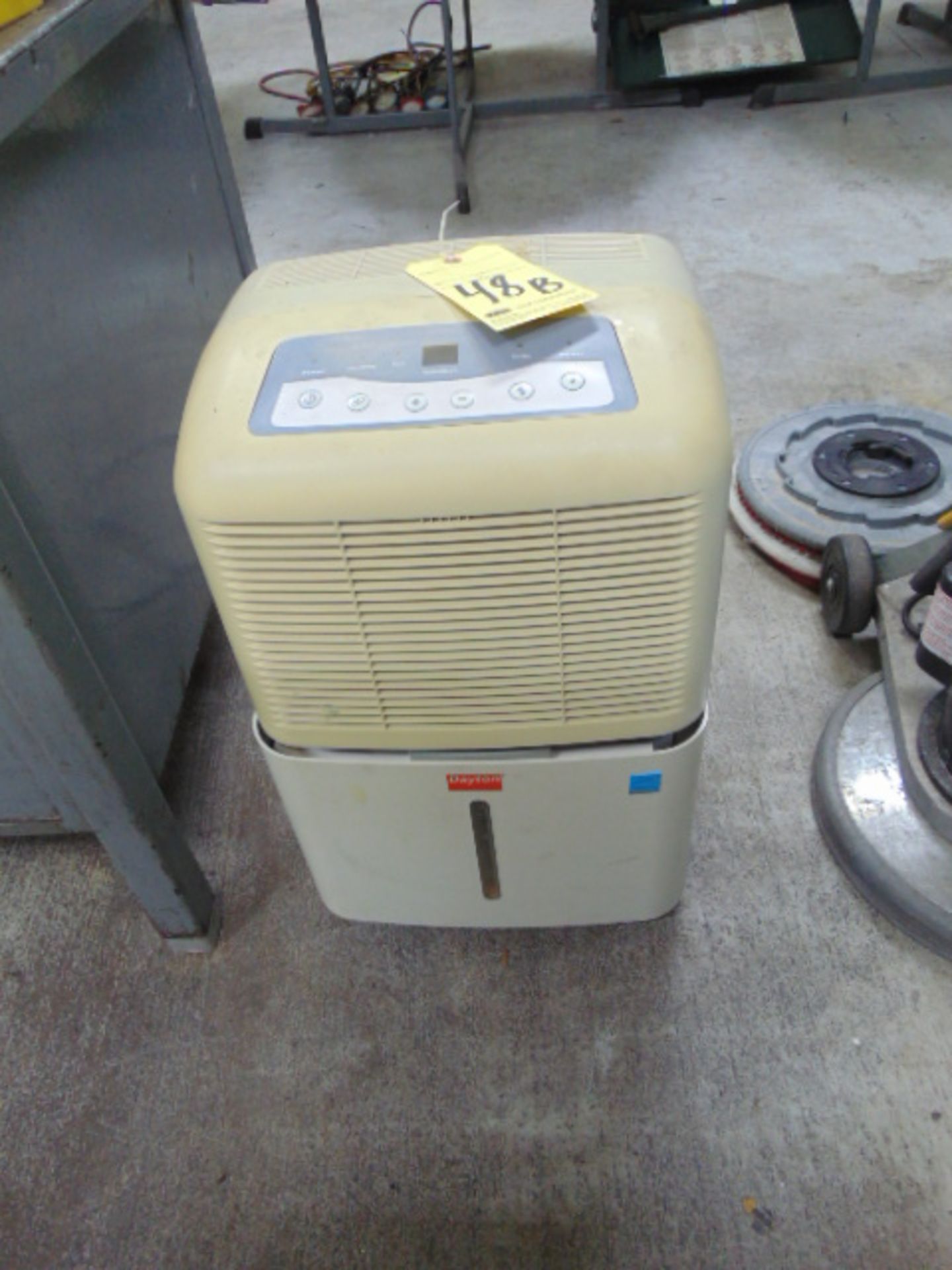 DEHUMIDIFIER, DAYTON MDL. 1DGX6