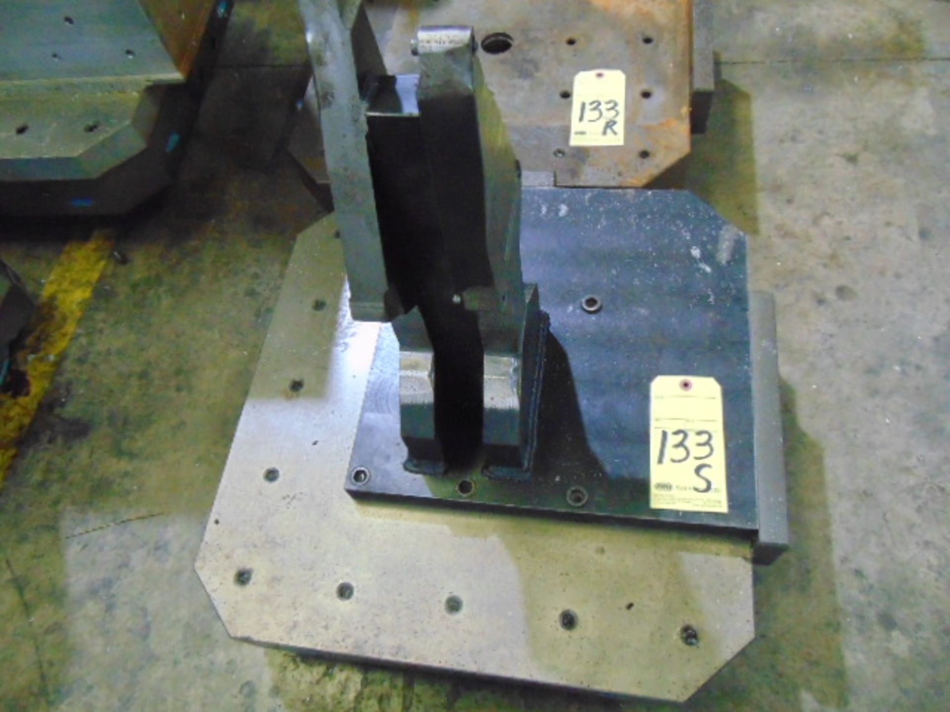 PALLET, 24-3/4" x 24-3/4" (for Makino Mdl. A88)