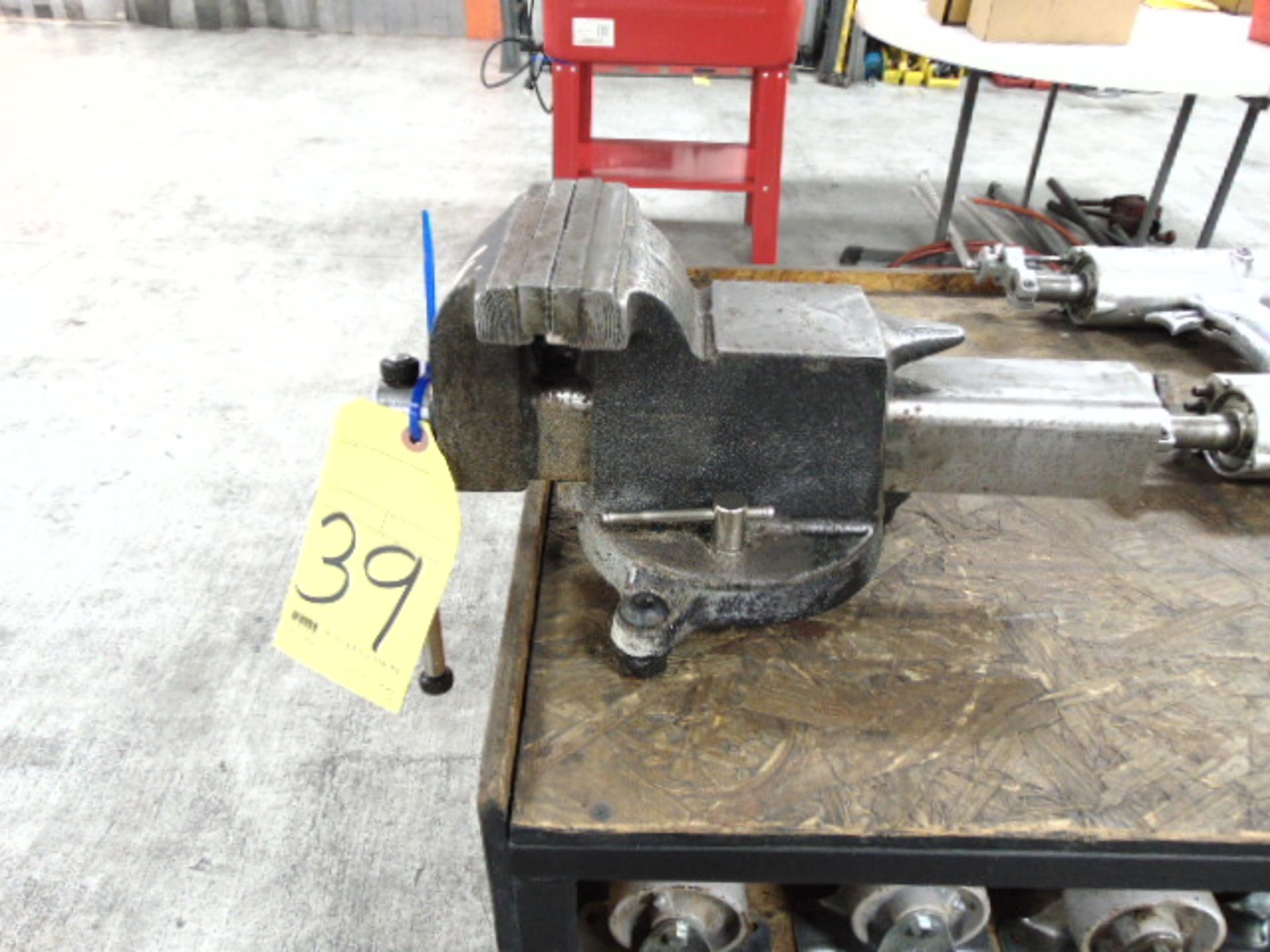 SWIVEL BASE BENCH VISE, 5"