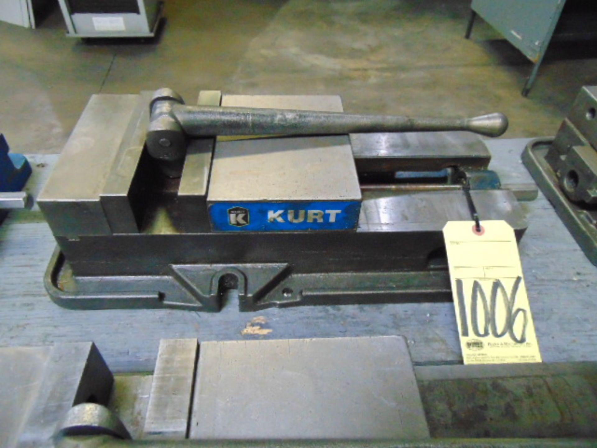 MACHINE VISE, KURT 8"