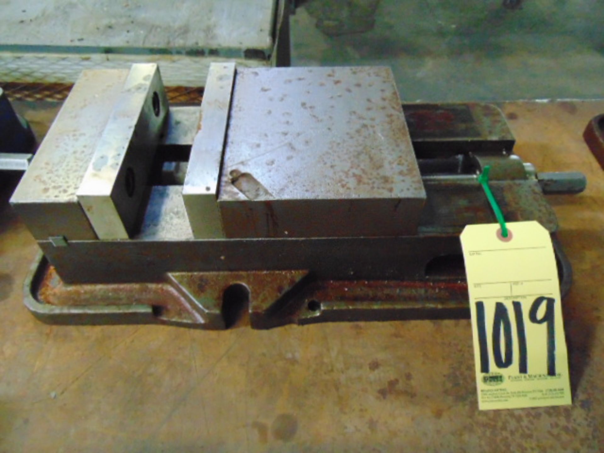 MACHINE VISE, KURT 8"