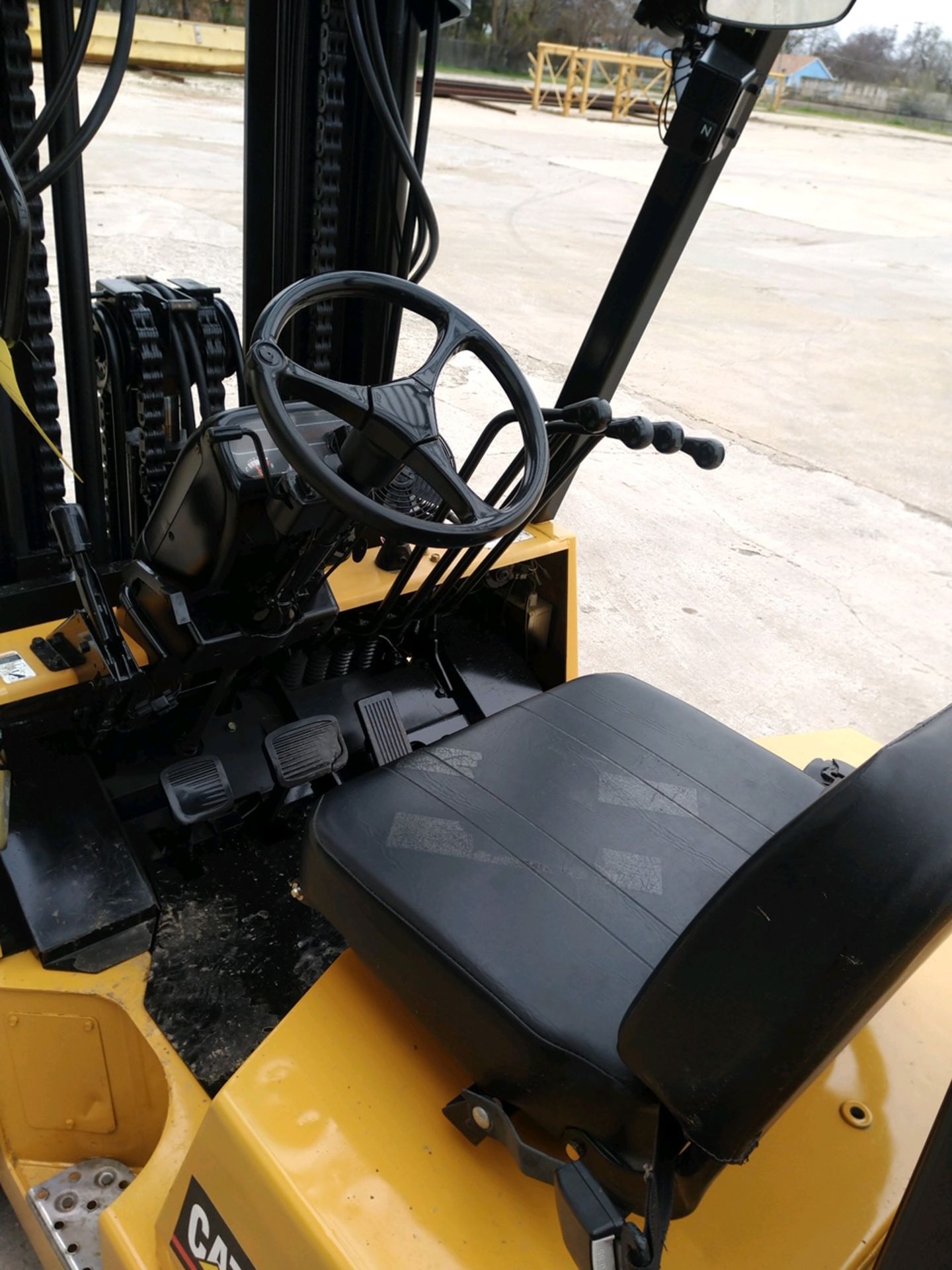 FORKLIFT, CATERPILLAR 10,000 LB. BASE CAP. MDL. GC45KS1, new 2006, LPG, 90" triple stage mast, - Image 4 of 4