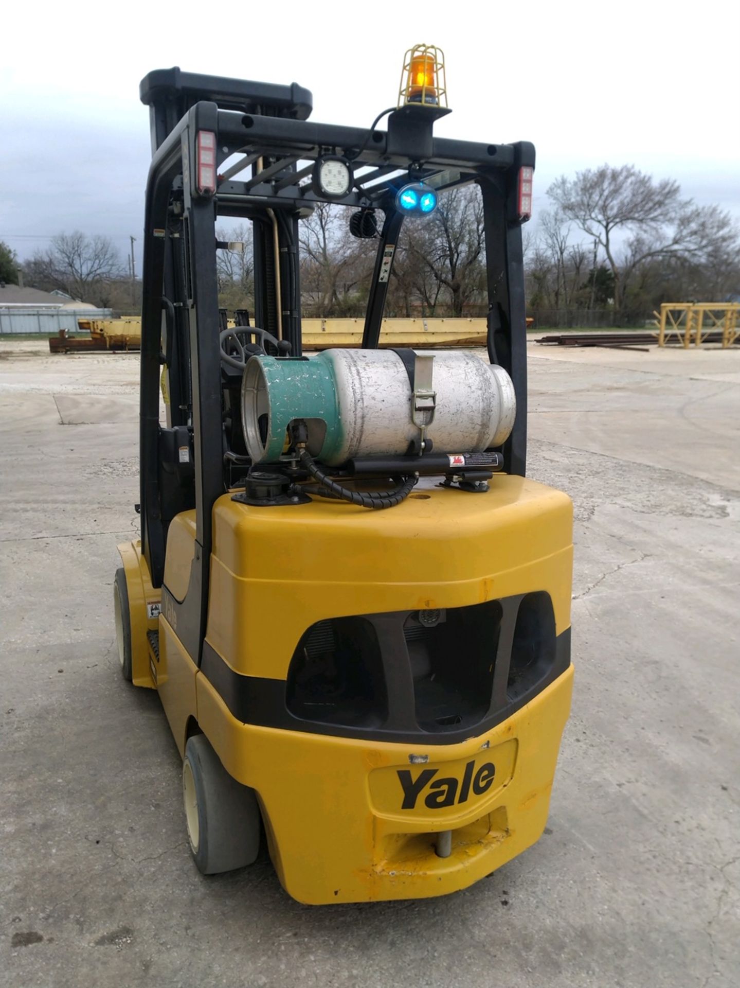 FORKLIFT, YALE 7,000 LB. BASE CAP. MDL. GLC070, new 2013, LPG, 105" triple stage mast, 225" lift, - Image 3 of 4