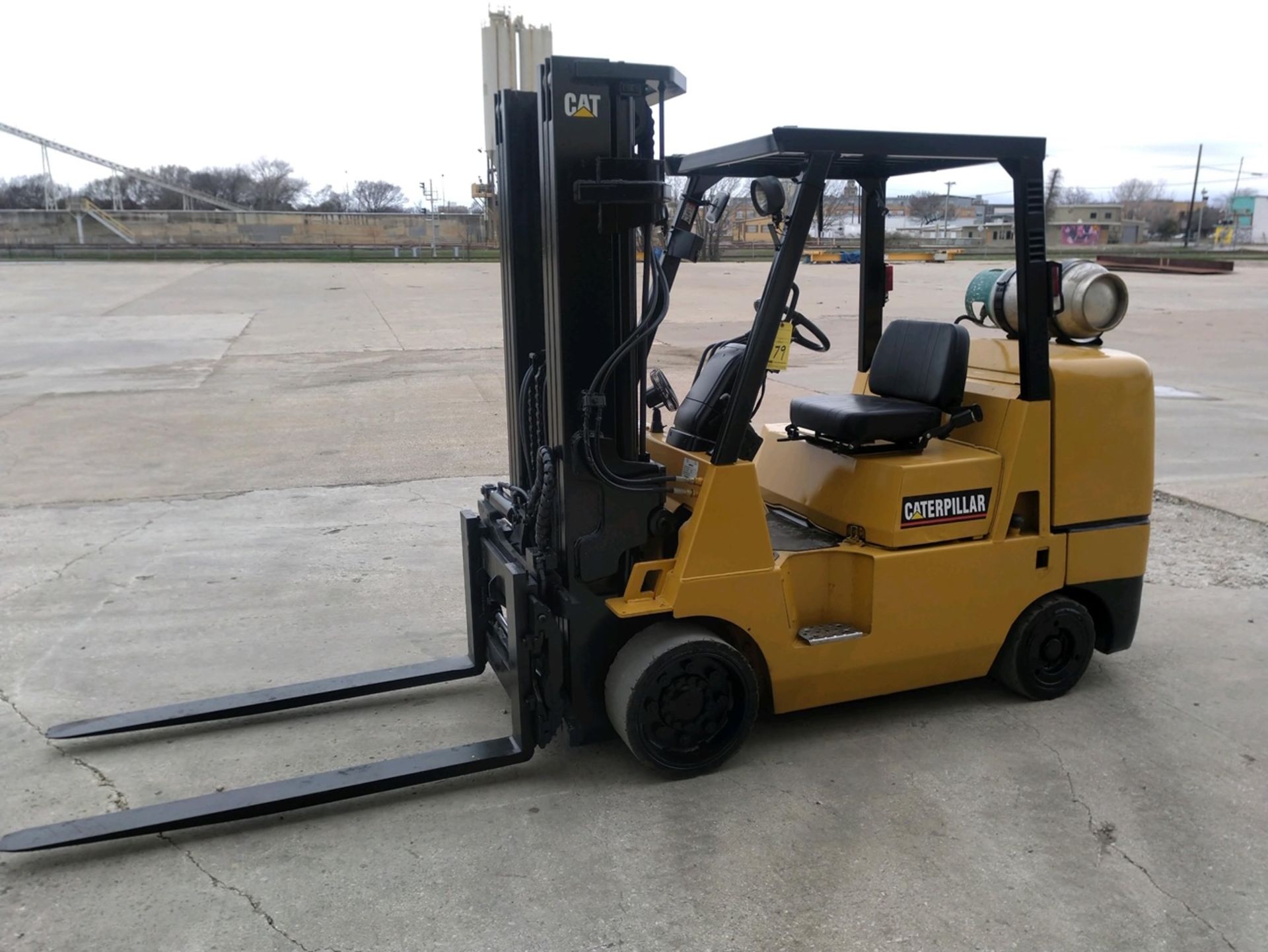 FORKLIFT, CATERPILLAR 10,000 LB. BASE CAP. MDL. GC45KS1, new 2006, LPG, 90" triple stage mast,