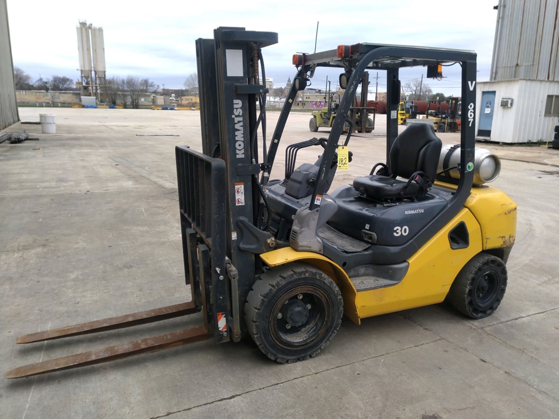 FORKLIFT, KOMATSU 6,000 LB. BASE CAP. MDL. FG30HT-16, new 2013, 86" triple stage mast, 185" lift