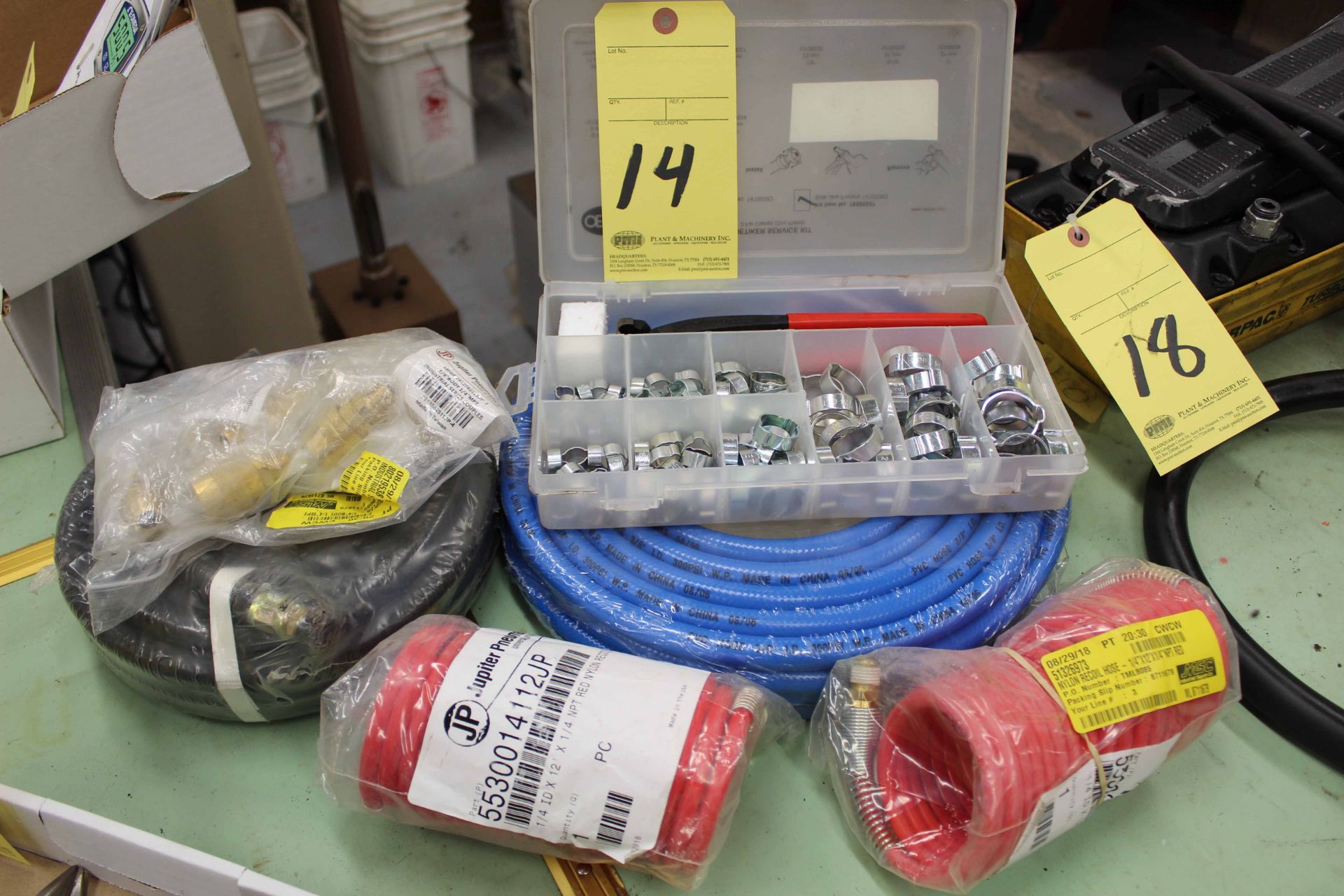 LOT CONSISTING OF: air hoses, quick couplers, repair kit