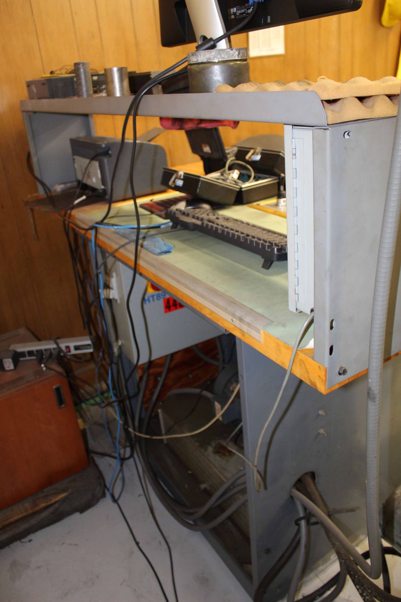 TENSILE & MATERIAL TESTER, SATEC SYSTEMS INC. MDL. 120HVL, 120,000 lb. cap., Type UTM, S/N 1066 - Image 3 of 7