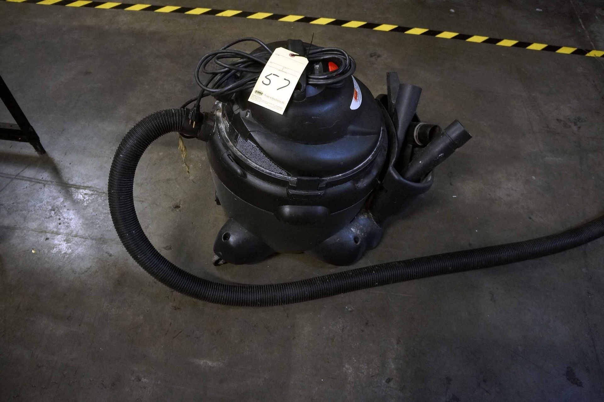 WET/DRY VACUUM, DAYTON MDL. 3VE21