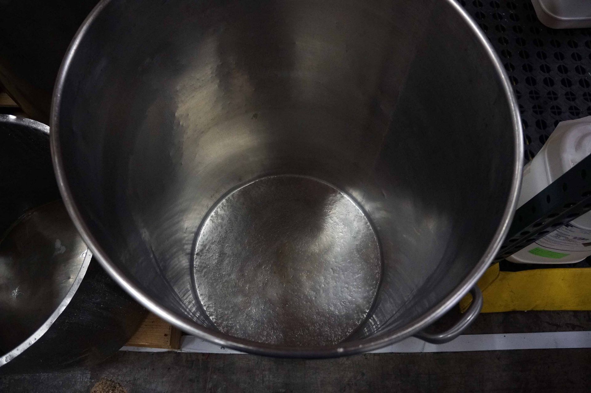 LOT OF STAINLESS STEEL POTS (3): (1) 23" dia. x 33", (1) 19" dia. x 29", (1) 20" dia. x 18" - Image 2 of 4