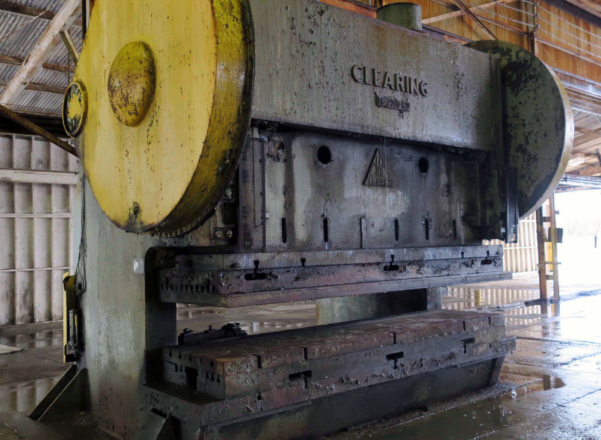 DOUBLE CRANK GAP PRESS, CLEARING 500 T. CAP. MDL. SG-2500-160, 42" x 160" bed size, assorted bed &