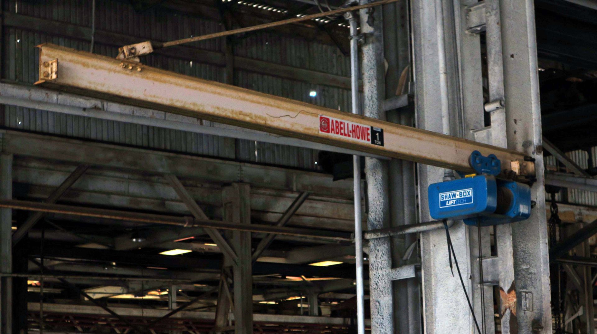 LOT OF (10) WALL MOUNTED JIB CRANES, ABELL-HOWE 1 T. CAP., Shaw Box wire rope hoist (Location A: - Image 4 of 4