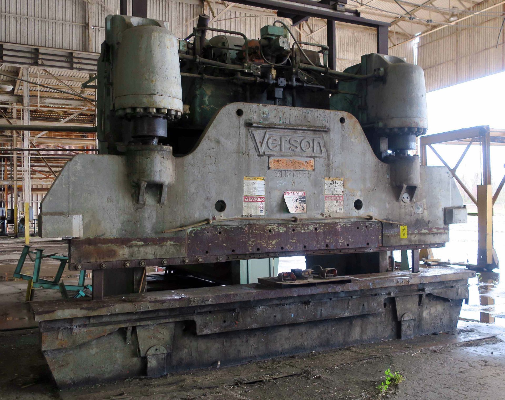 HYDRAULIC PRESSBRAKE, VERSON 500 T. CAP. MDL. H500-12, 16' overall length of bed & ram, 12" - Image 2 of 2