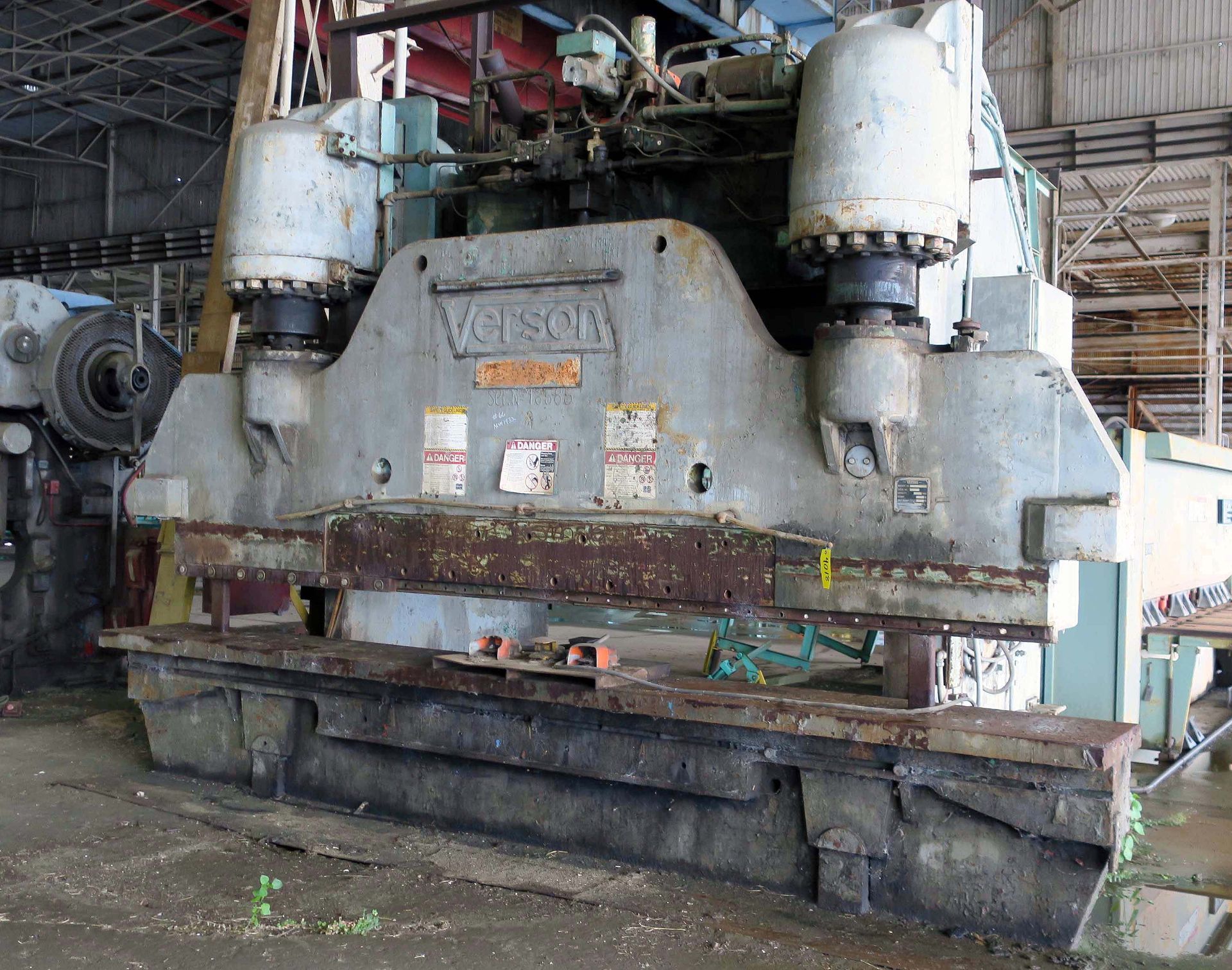 HYDRAULIC PRESSBRAKE, VERSON 500 T. CAP. MDL. H500-12, 16' overall length of bed & ram, 12"