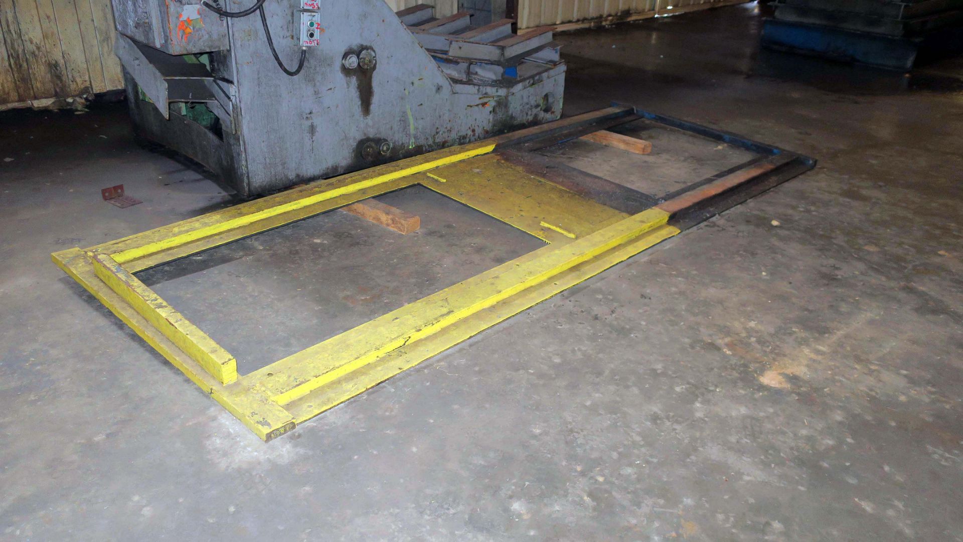 SLITTING LINE, PAXON 60"W., approx. 6" arbor dia., entry pinch roll, flip-up threading table, - Image 5 of 15