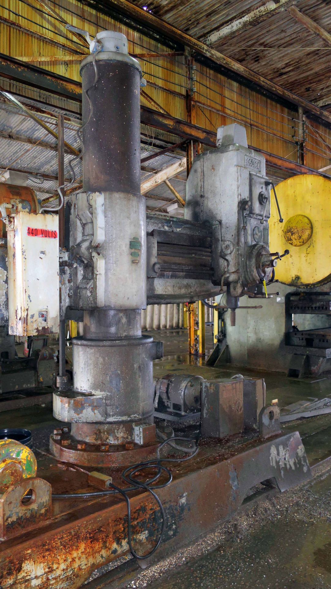 TRACK TYPE RADIAL ARM DRILL, FOSDICK 6' X 17" (Location A: 1401 N Decatur Street, Montgomery, AL - Image 2 of 2