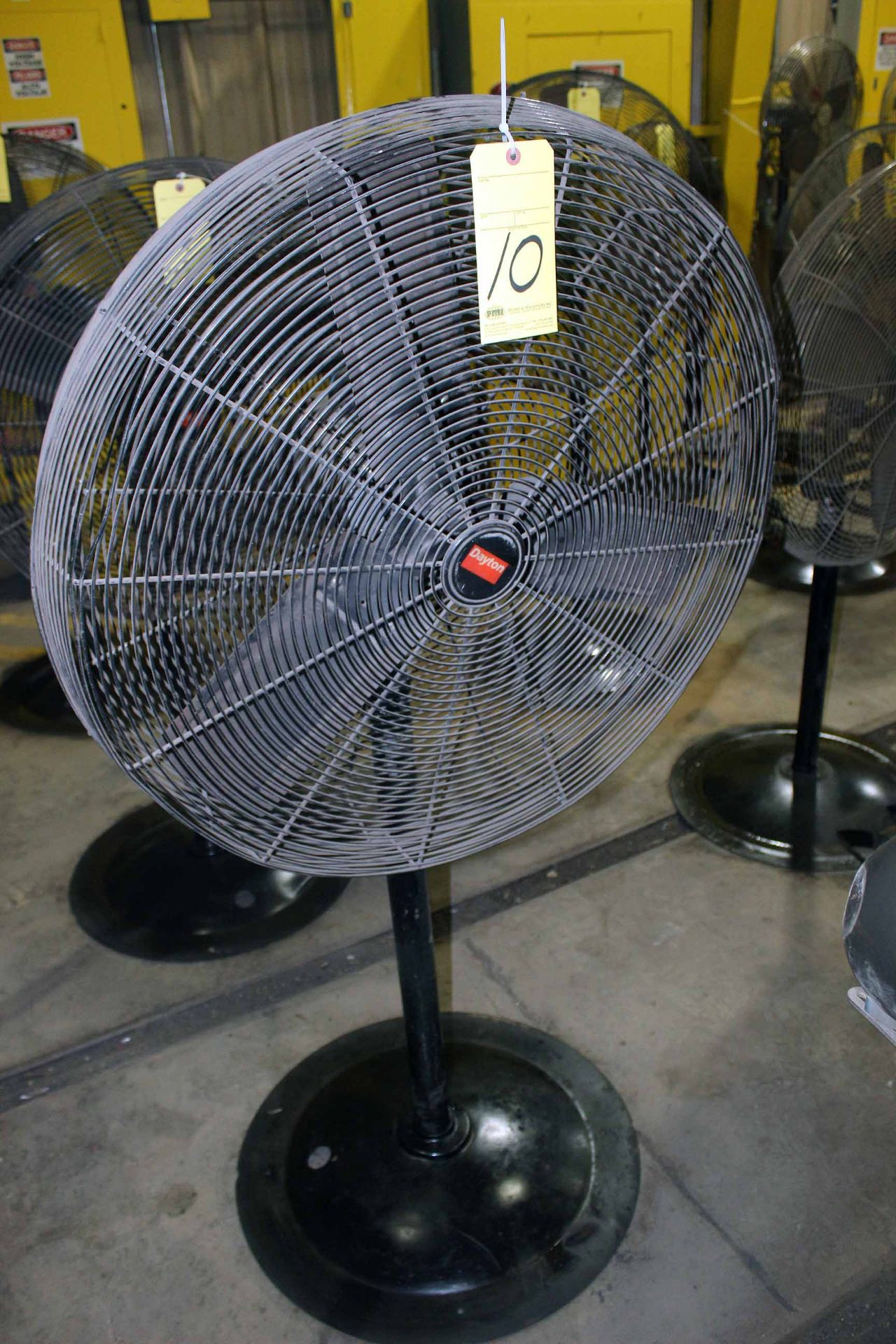 PEDESTAL SHOP FAN, DAYTON, 30"