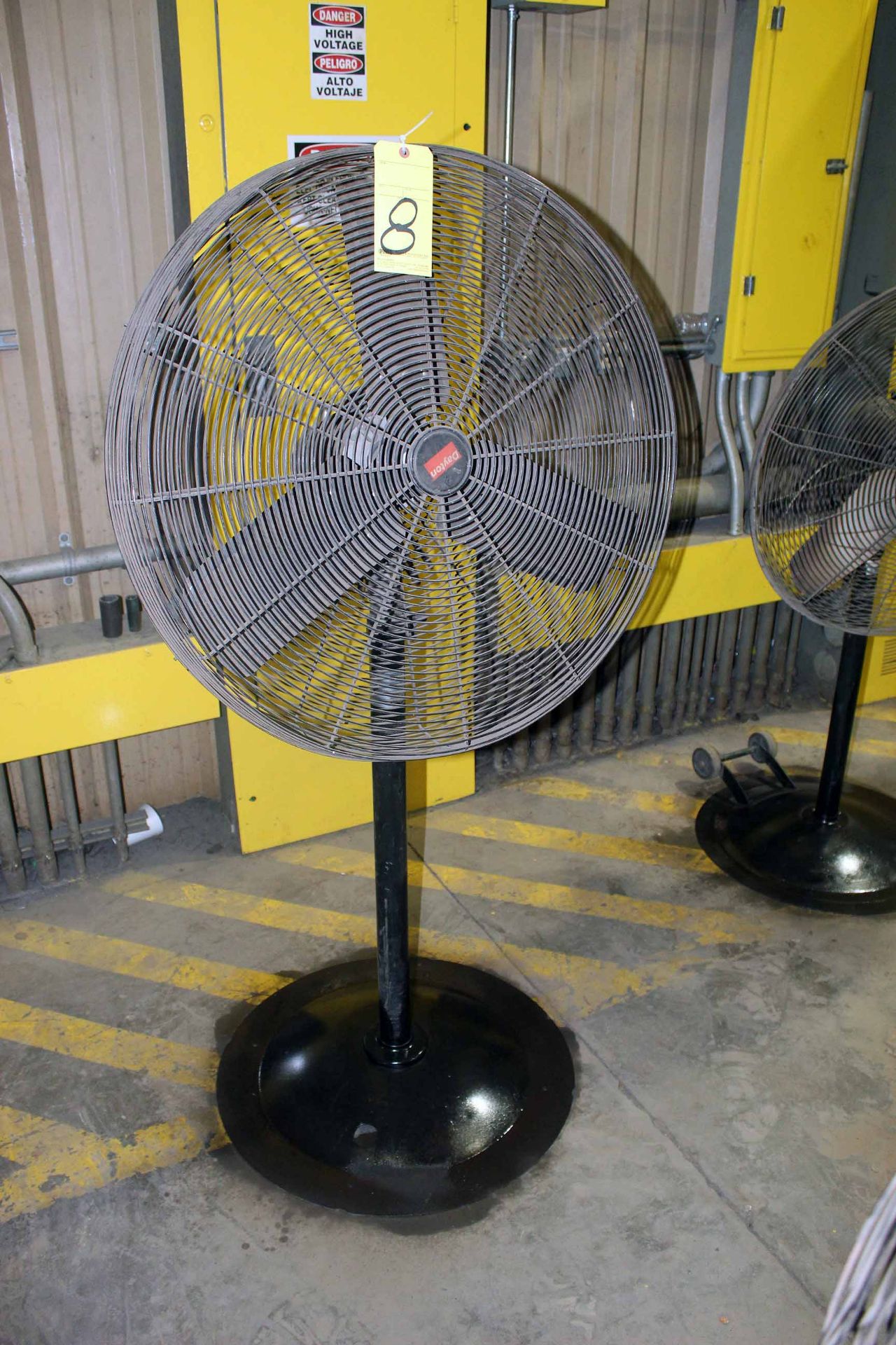 PEDESTAL SHOP FAN, DAYTON, 30"