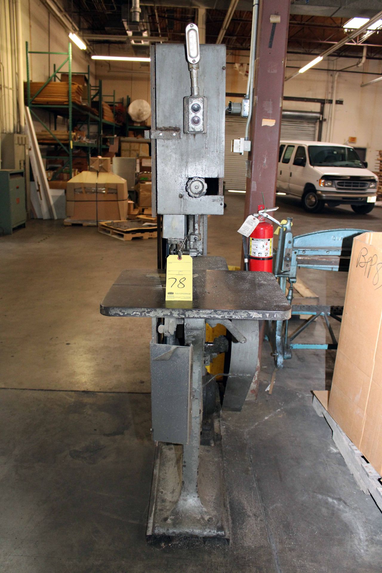 VERTICAL BANDSAW, 18" x 22" table, 3/8" x 10-1/2' blade