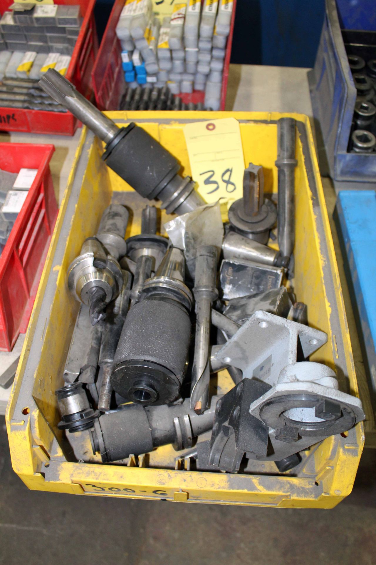 LOT OF CAT-40 TOOL HOLDERS