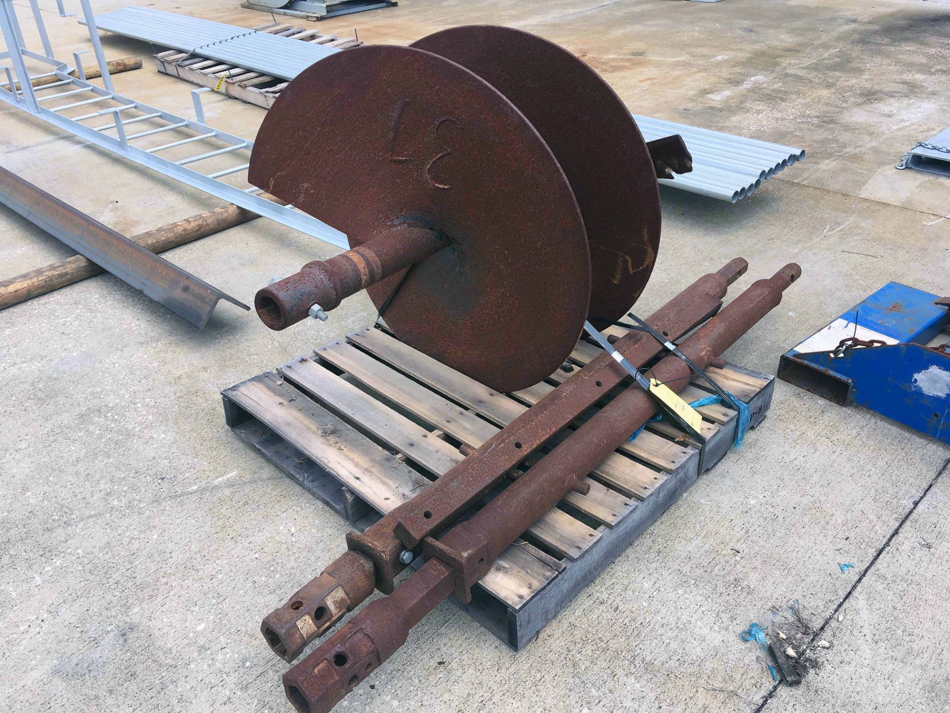 37" Auger Bit wit Mid Mount Extensions for Deep Hole Drilling (Location 12: Flexdecks, Inc., 2437 - Image 2 of 3