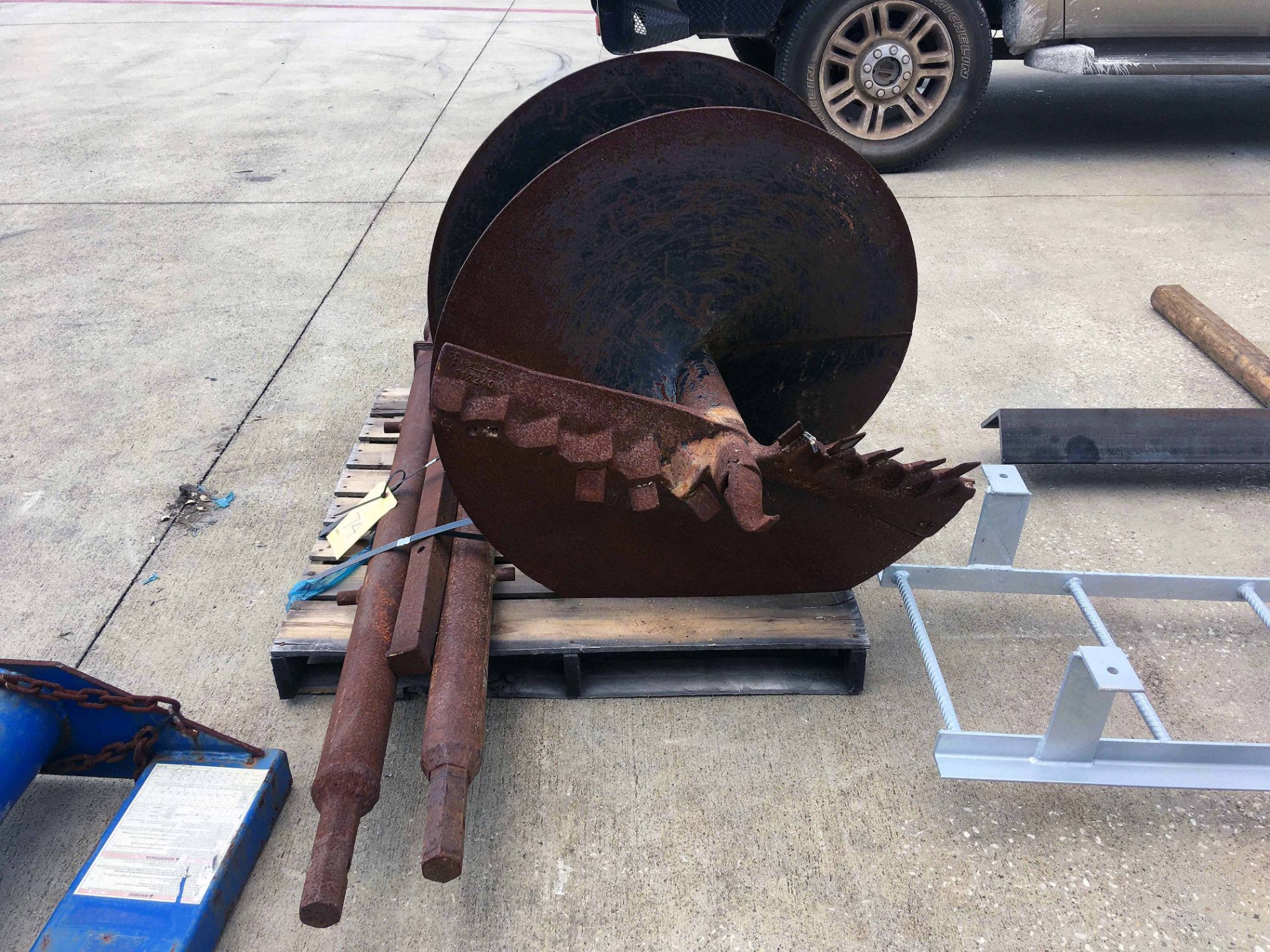 37" Auger Bit wit Mid Mount Extensions for Deep Hole Drilling (Location 12: Flexdecks, Inc., 2437 - Image 3 of 3