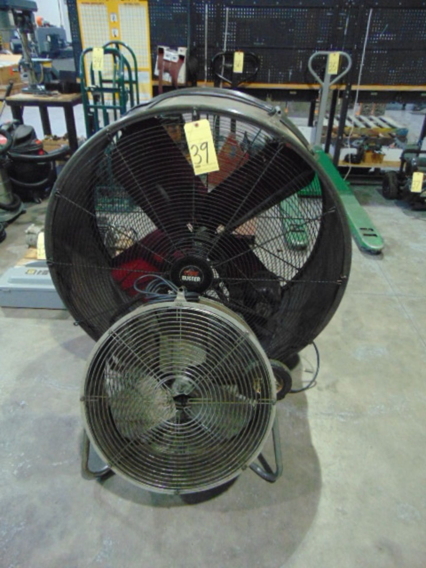 LOT OF CIRCULAR FANS (2), assorted