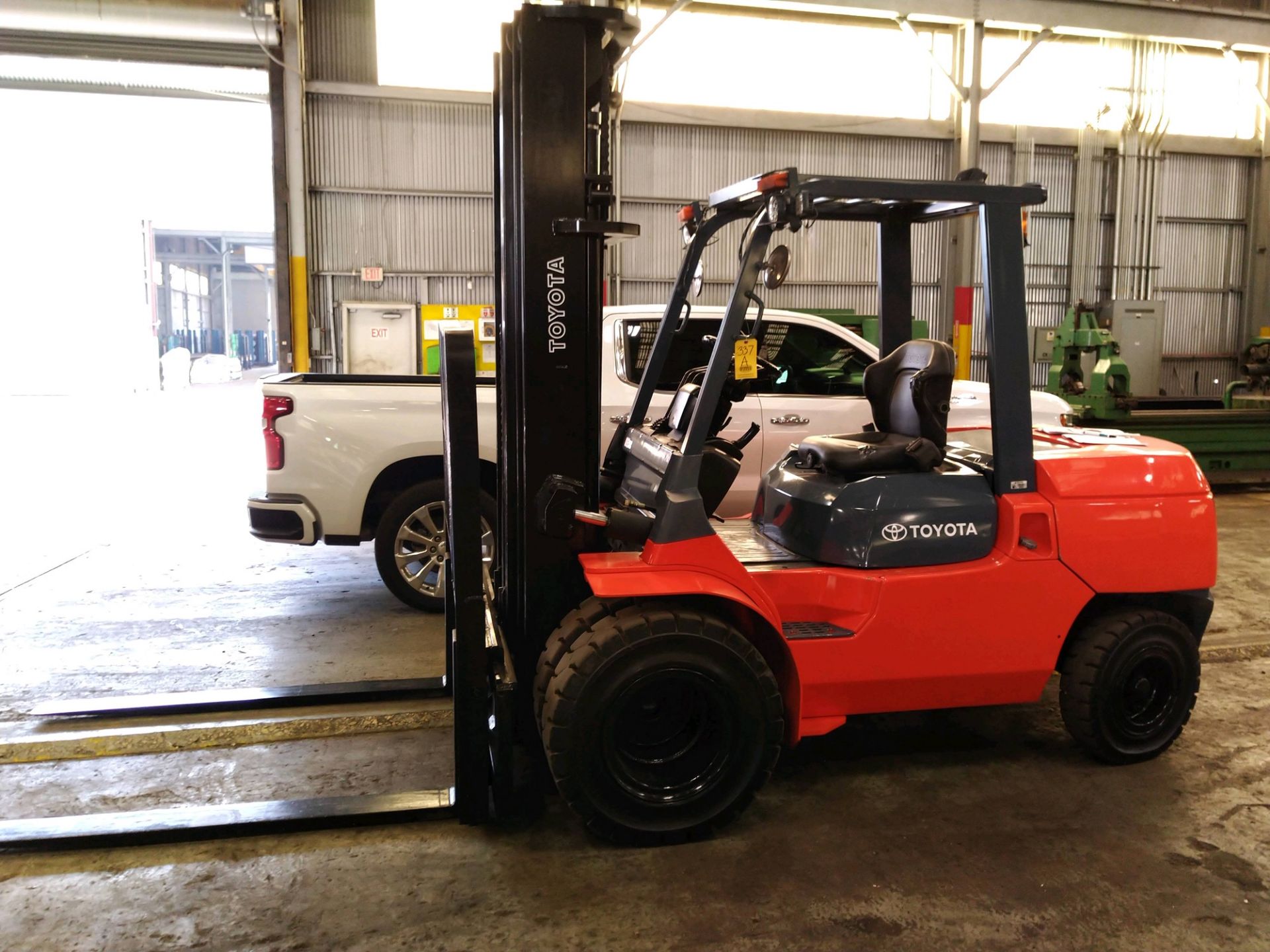 FORKLIFT, TOYOTA 10,000 LB. BASE CAP., diesel engine, dual drive pneumatic tires, 239" max.