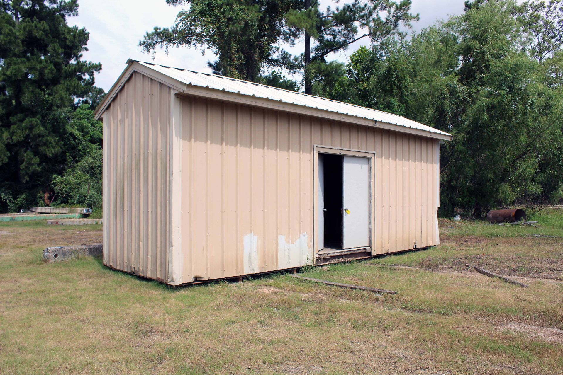 PORTABLE STORAGE BUILDING, 10 X 20