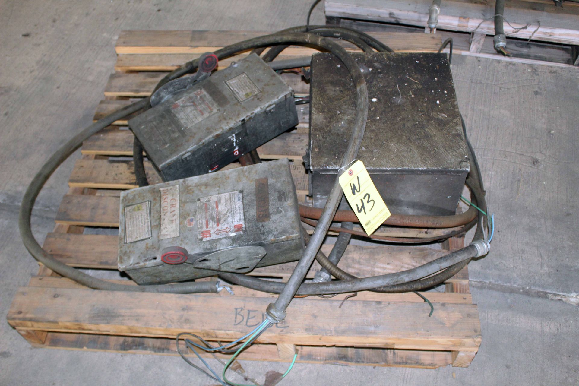 LOT CONSISTING OF: gearboxes & motors, w/electrical cabs & disconnect boxes - Image 6 of 6