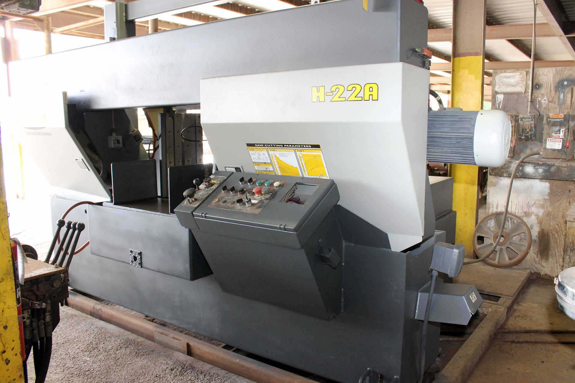 AUTOMATIC HORIZONTAL BANDSAW, HYD-MECH MDL. H22A, new 2005, 22" round cap., 2" blade size, power