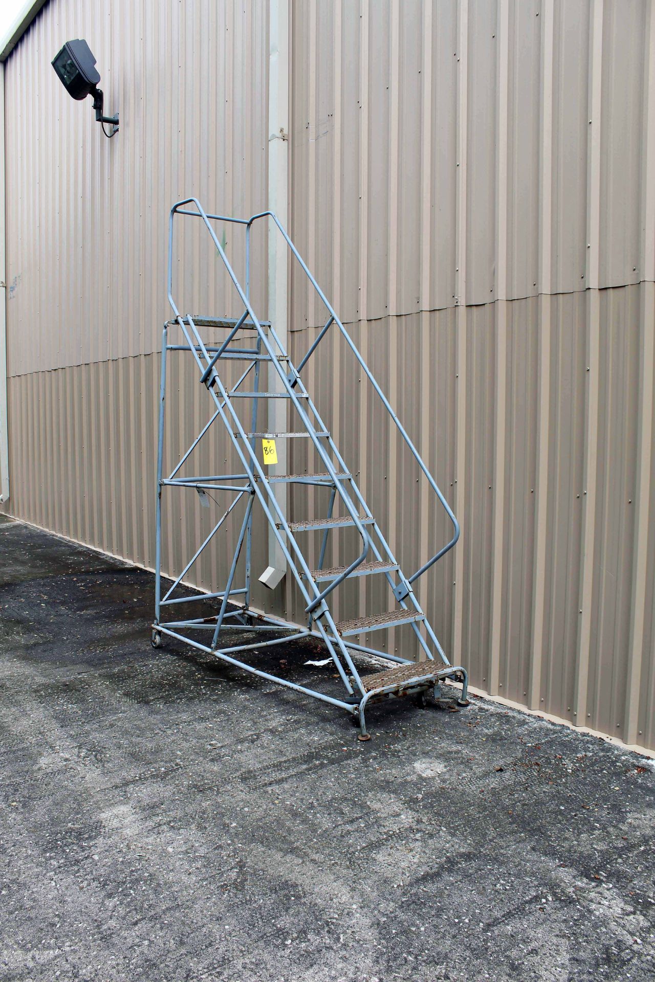 ROLLING STEP LADDER, 7'