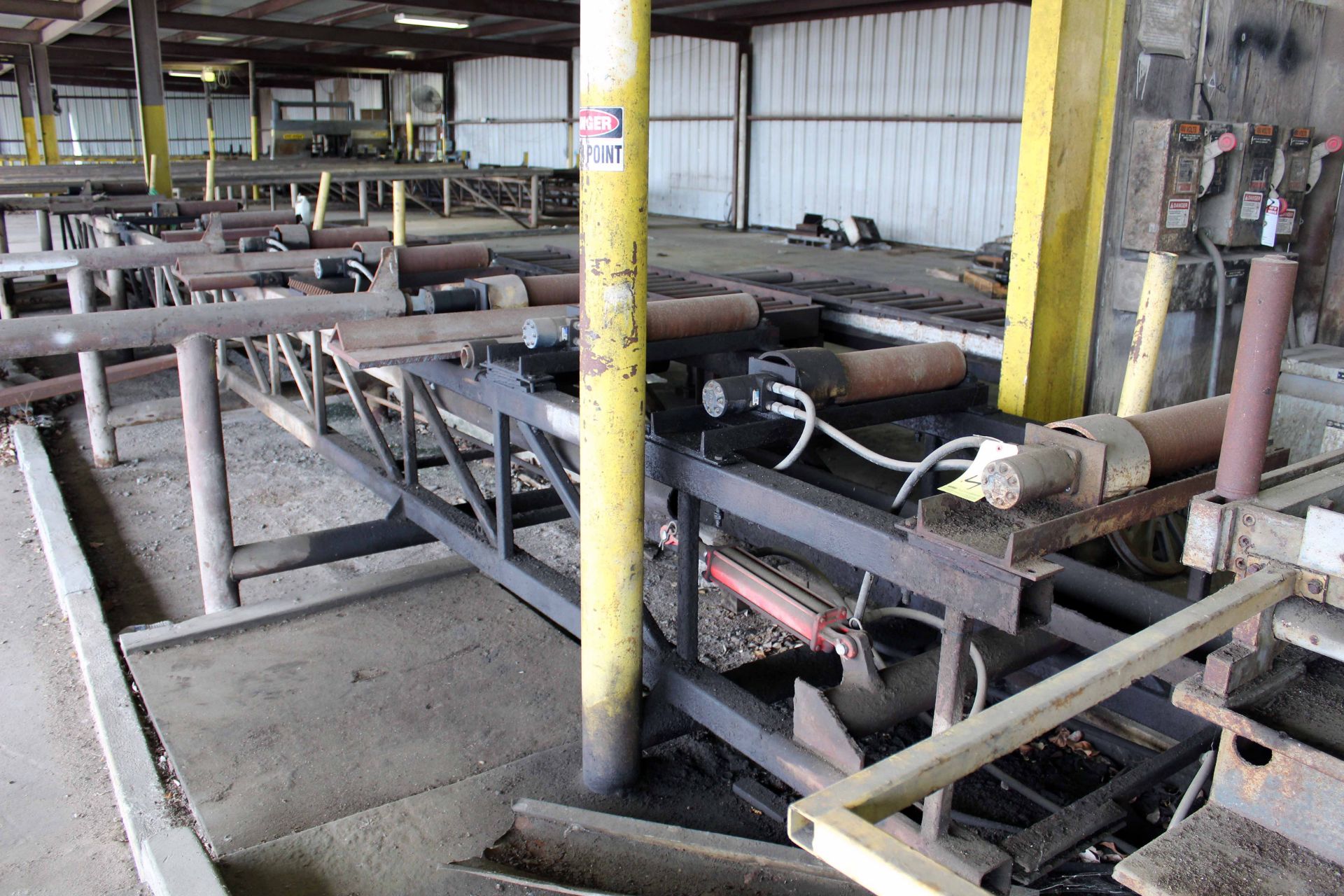 HYDRAULIC PIPE LOADING/UNLOADING SYSTEM, 40'L. per side, (8) pwrd. rollers, 21"L. roller, (1) w/each