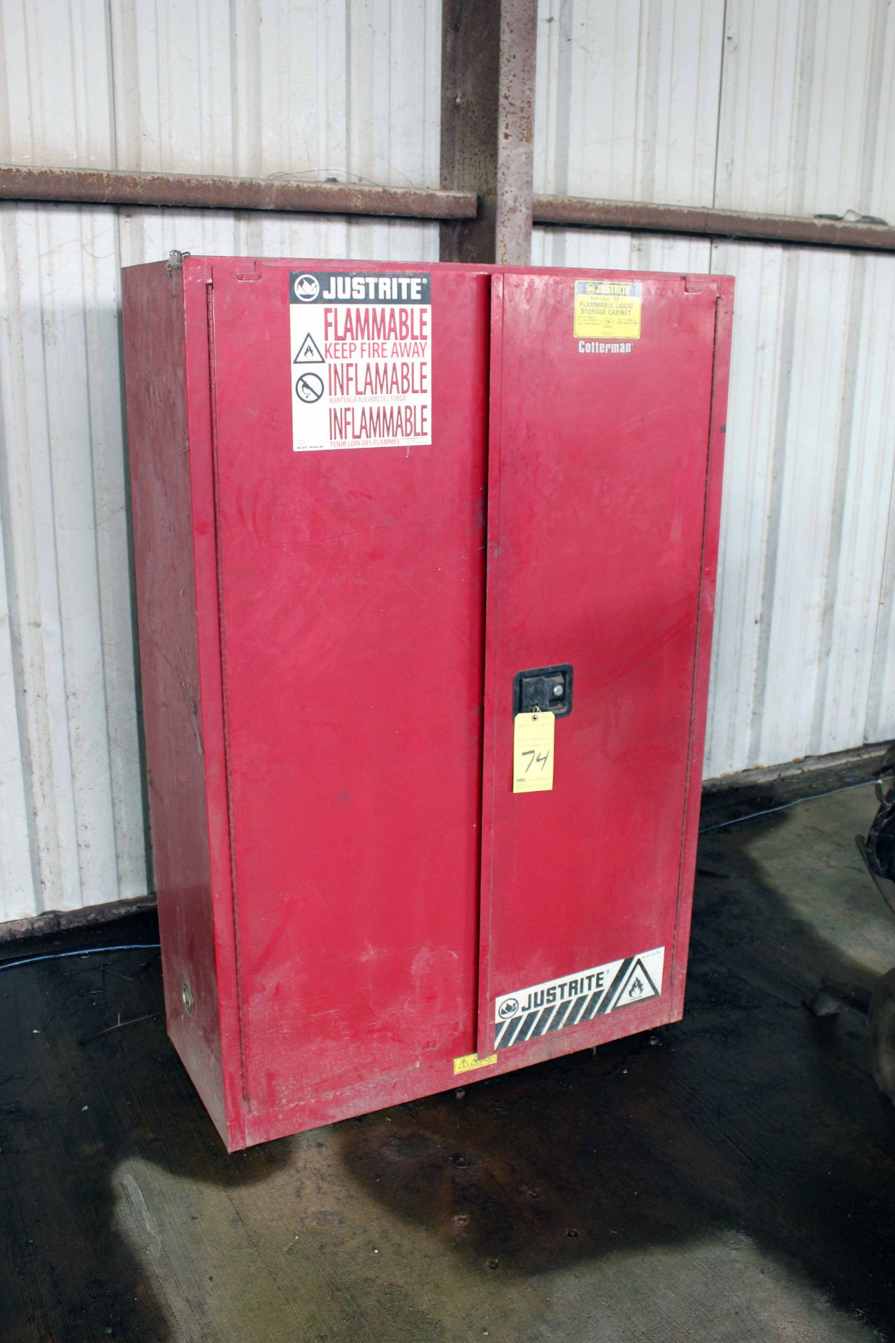 FLAMMABLE MATERIAL STORAGE CABINET