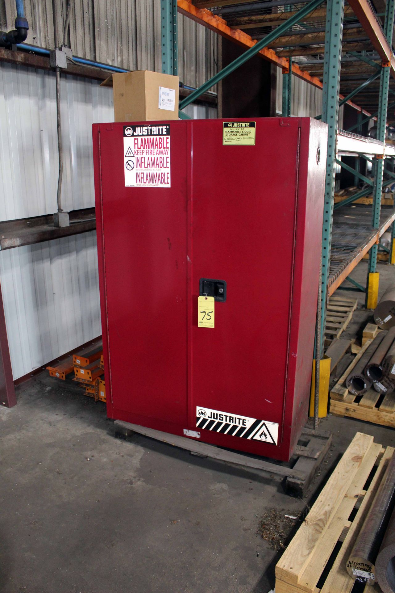 FLAMMABLE MATERIAL STORAGE CABINET