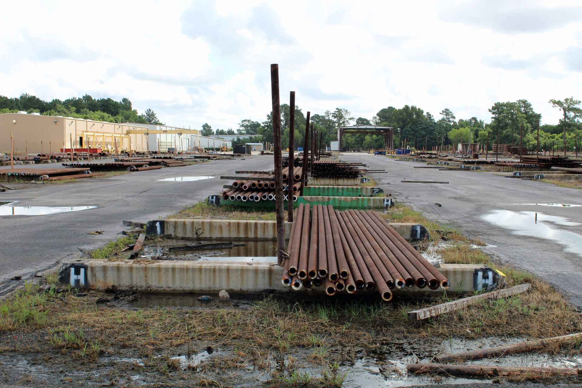 LOT OF CONCRETE PIPE SLEEPERS (APPROX. 19), ROW 6, 15'L.