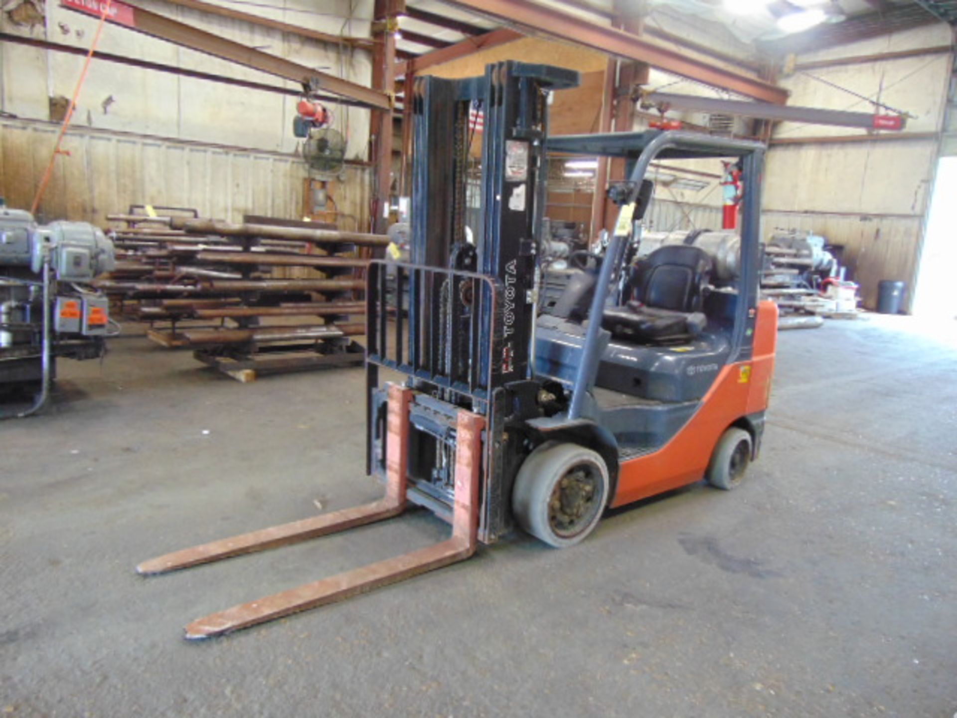 FORKLIFT, TOYOTA 6,000 LB. BASE CAP. MDL. 8FGCU30, new 2015, LPG, 185" max. lift ht., 83" triple