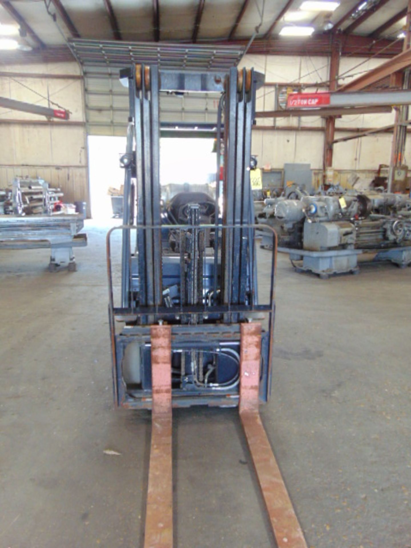 FORKLIFT, TOYOTA 6,000 LB. BASE CAP. MDL. 8FGCU30, new 2015, LPG, 185" max. lift ht., 83" triple - Image 3 of 8