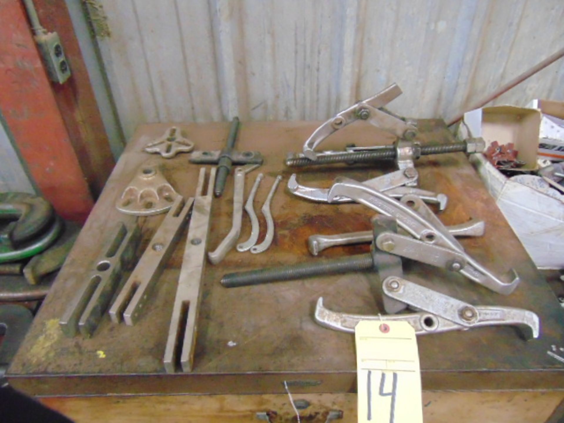 LOT OF WHEEL PULLERS, assorted