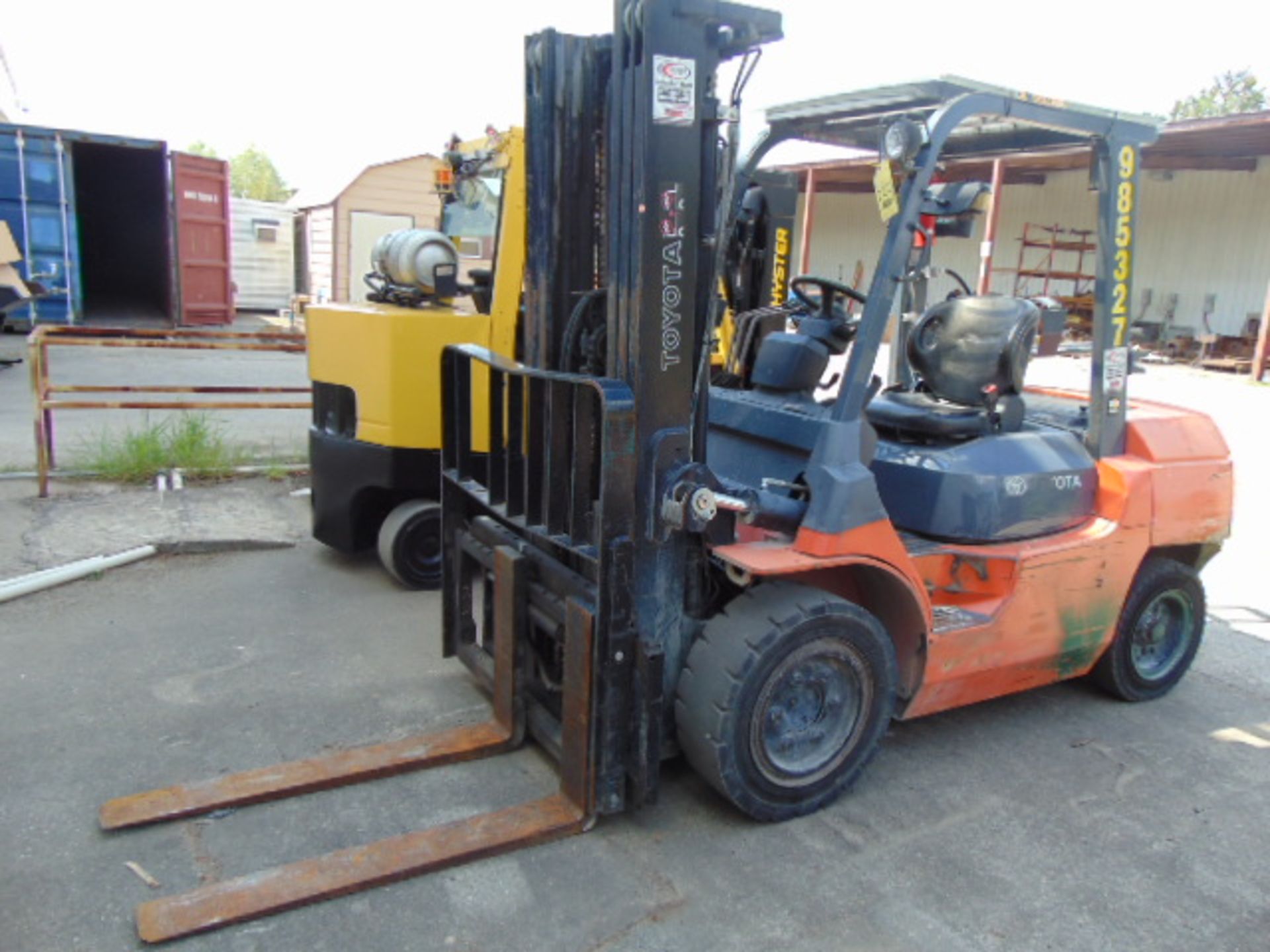 FORKLIFT, TOYOTA 8,000 BASE CAP. MDL 7FGU35, new 2014, LPG, 189" max. lift ht., 90" triple stage