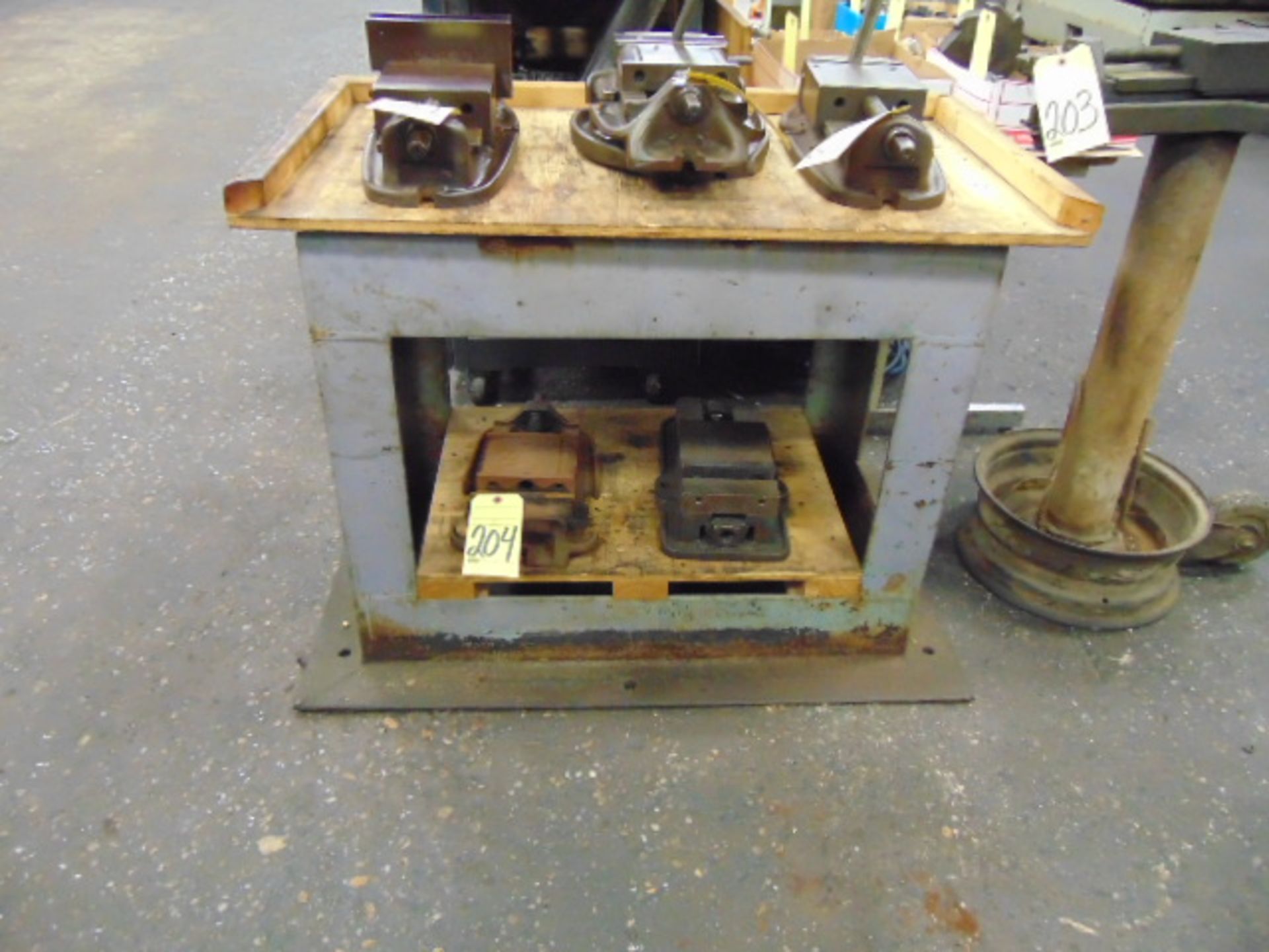 LOT OF WORK BENCHES (10), assorted (Note: cannot be removed until empty) - Image 4 of 6